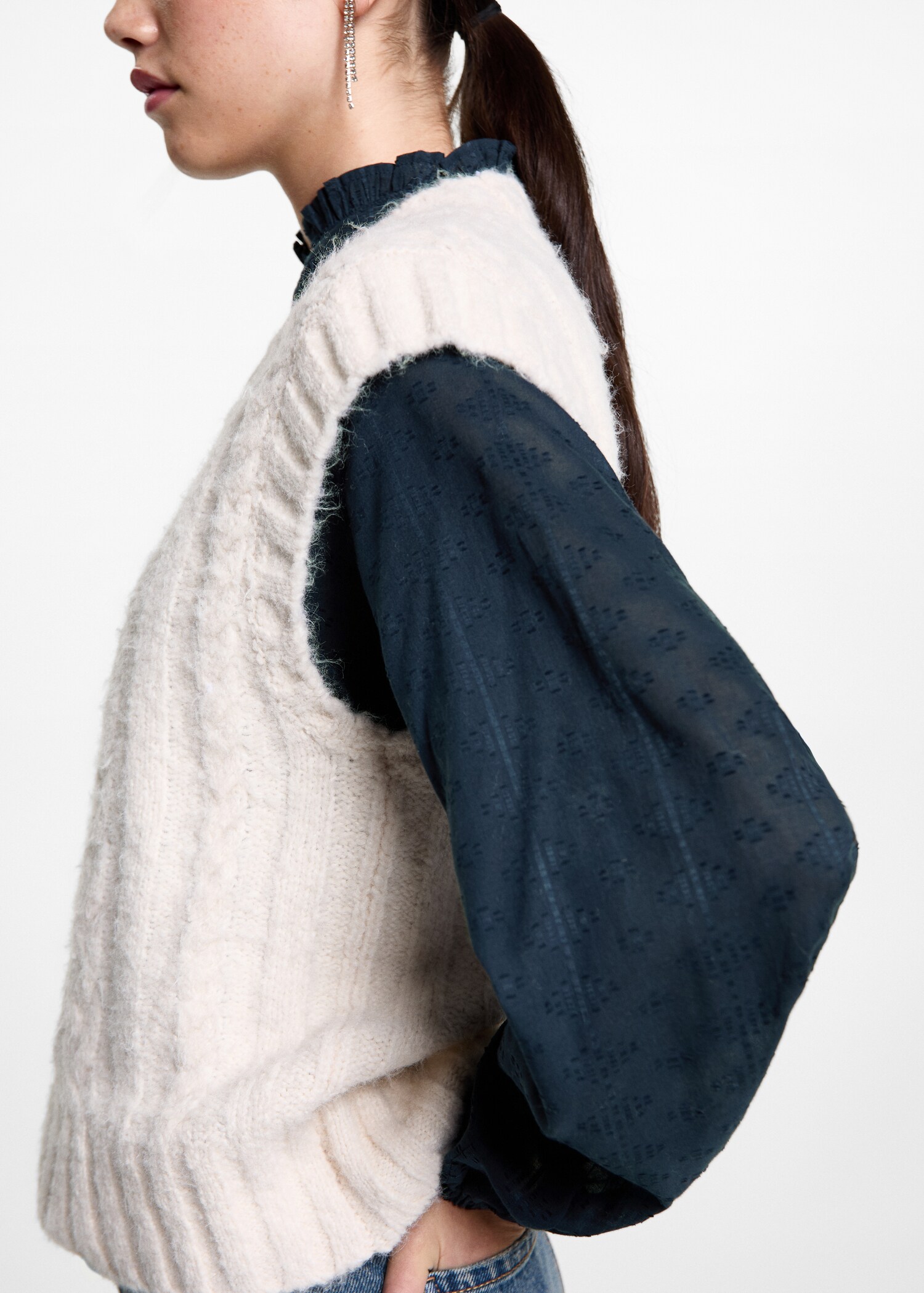 Textured embroidered blouse - Details of the article 6