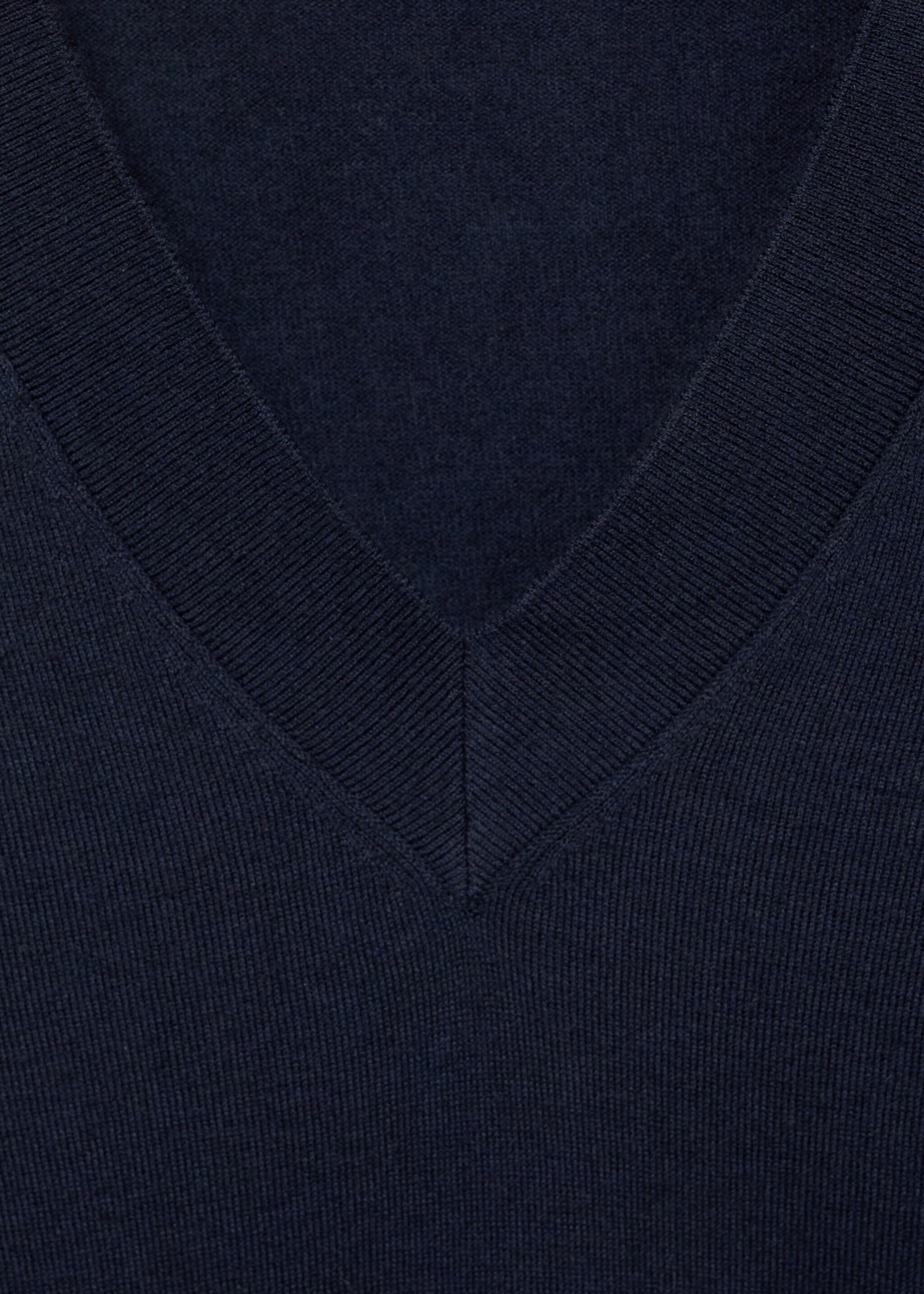 V-neck knit sweater - Details of the article 8, Dark Navy. Ref: 87040433-00.