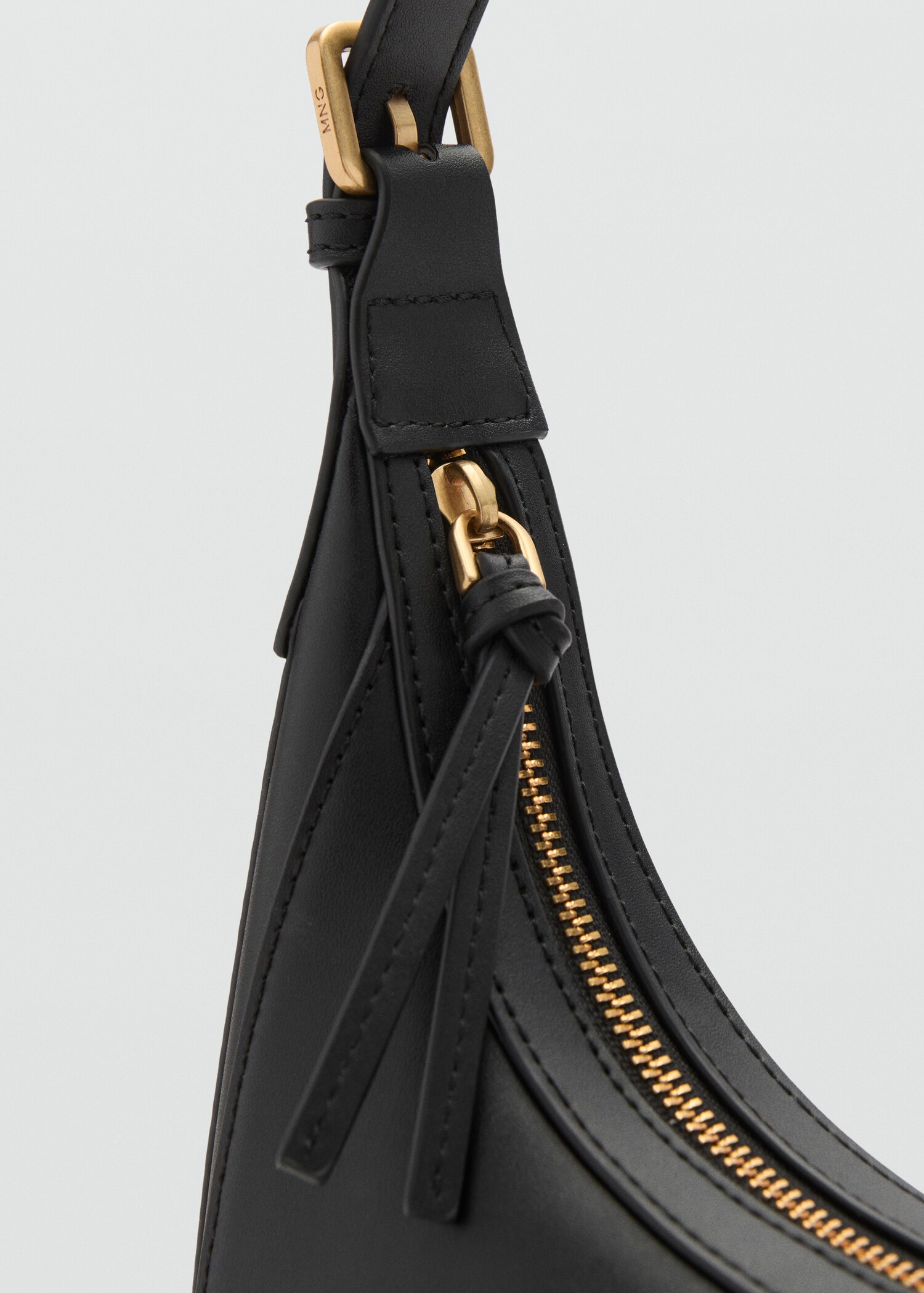 Oval shoulder bag - Details of the article 2