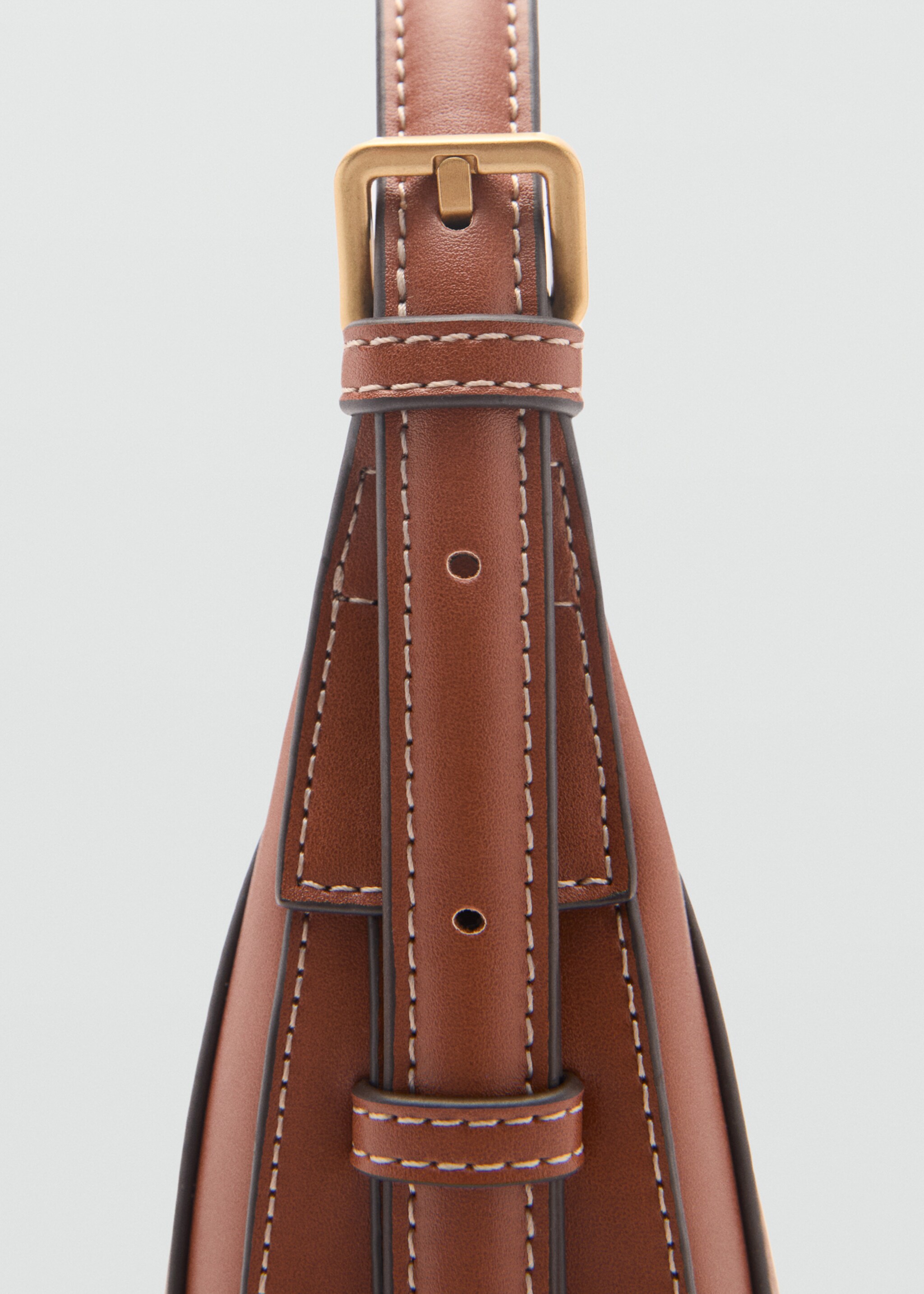 Oval shoulder bag - Details of the article 2, Leather. Ref: 87040445-00.