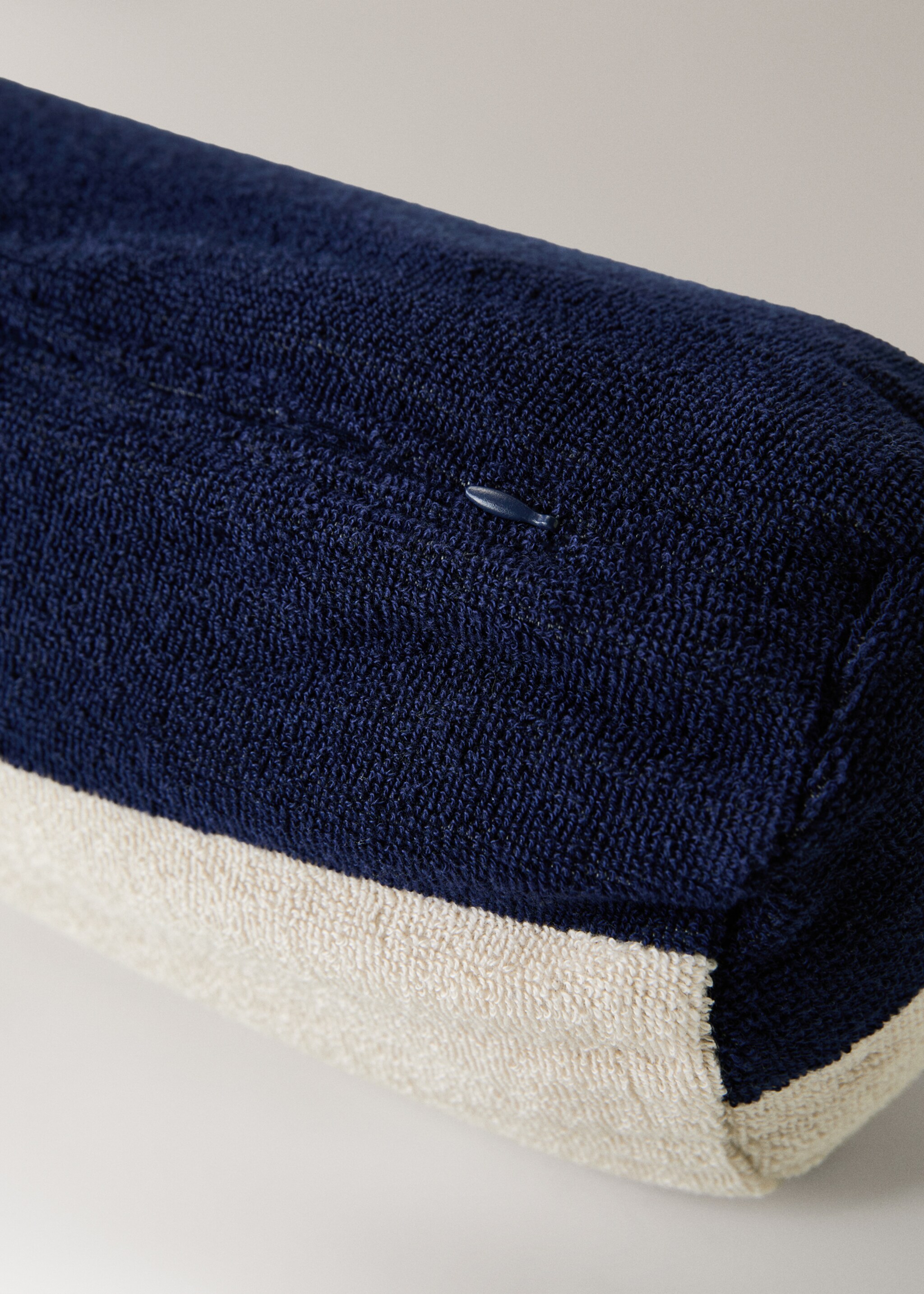 Bolster polštář s efektem froté - Detail zboží 2, Písková. Ref: 87040459-00.