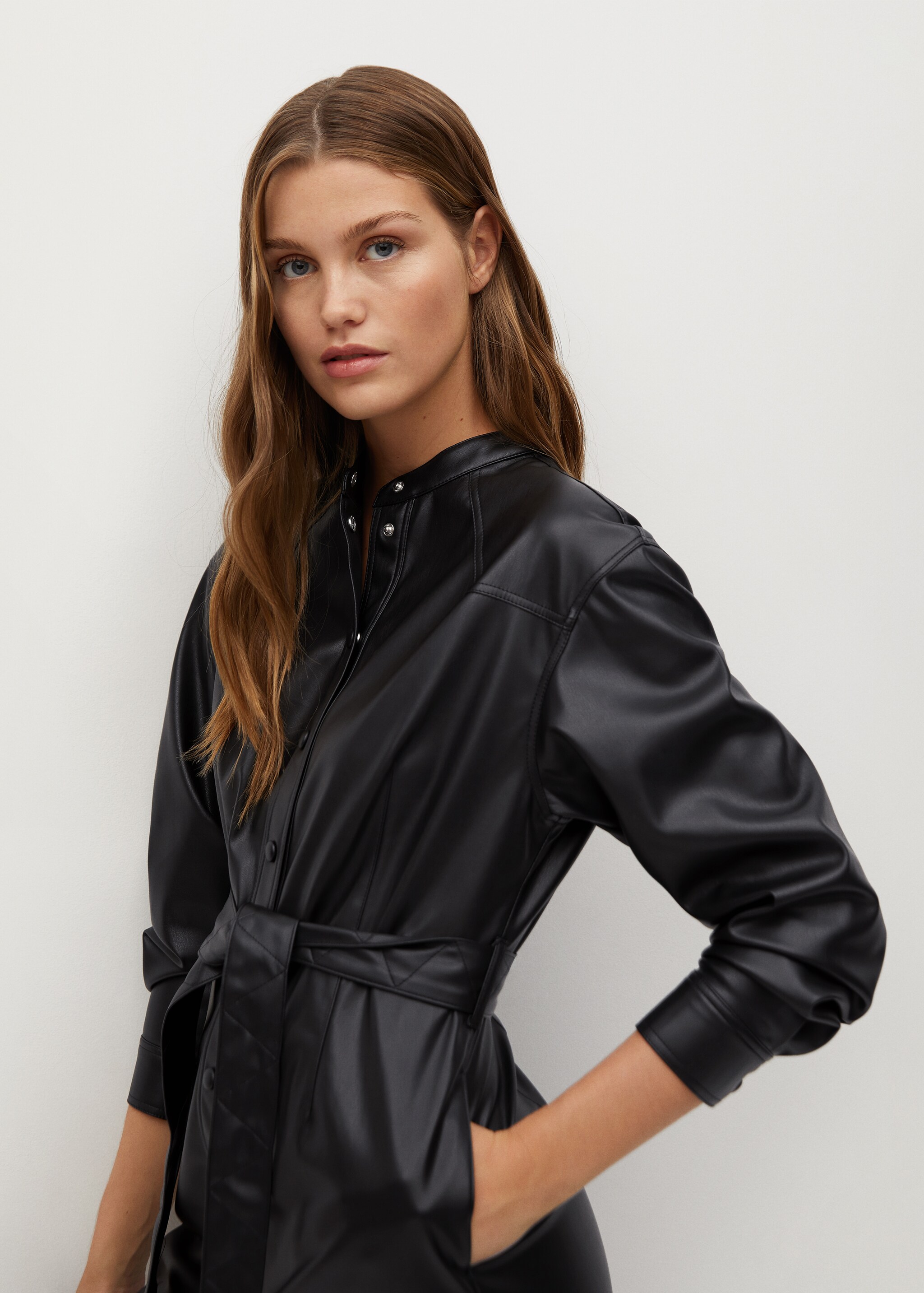 Vestido camisero efecto piel - Detalle del artículo 2