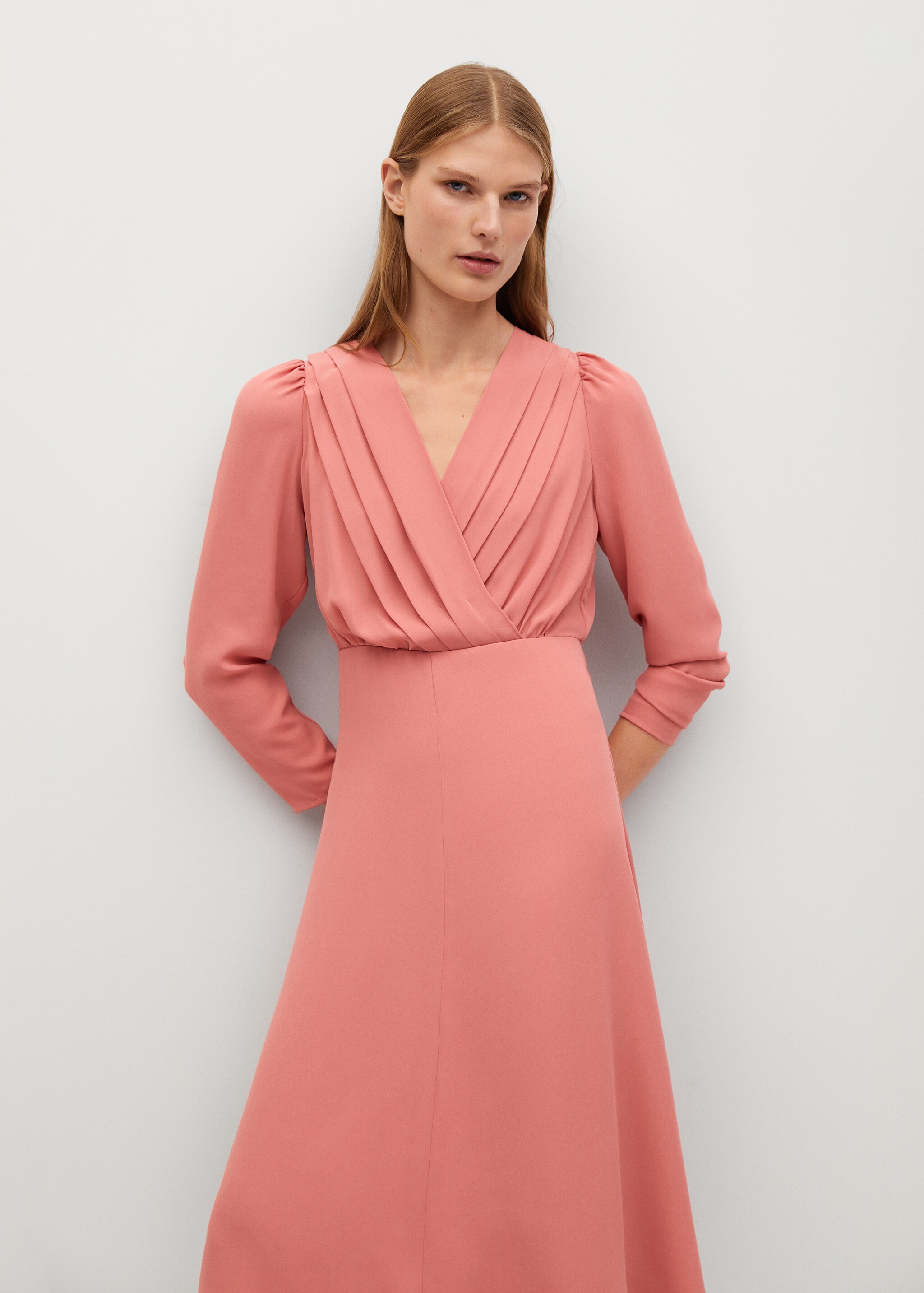 Vestido detalles plisados - Plano medio