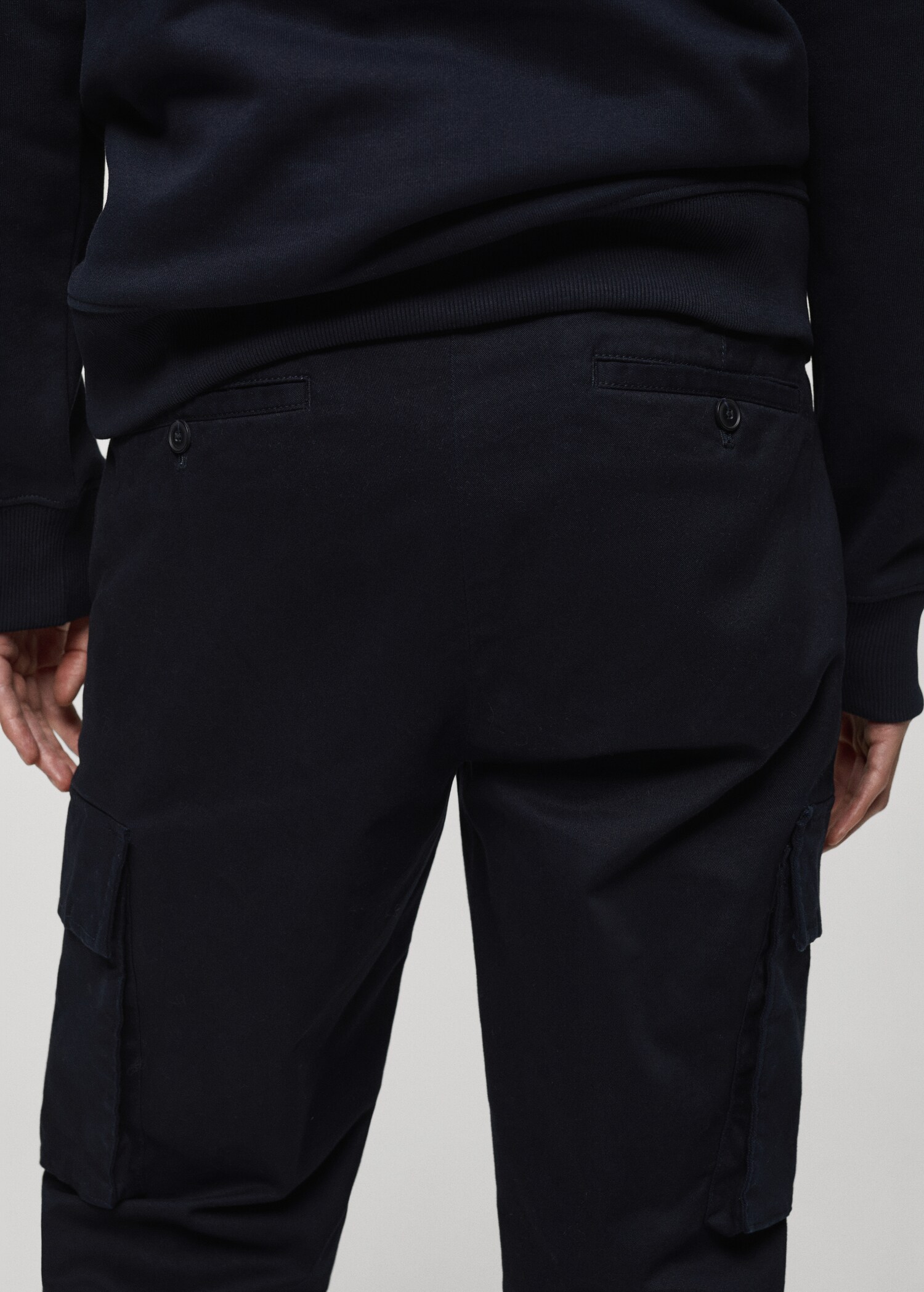 Regular fit cotton cargo trousers - Details of the article 6