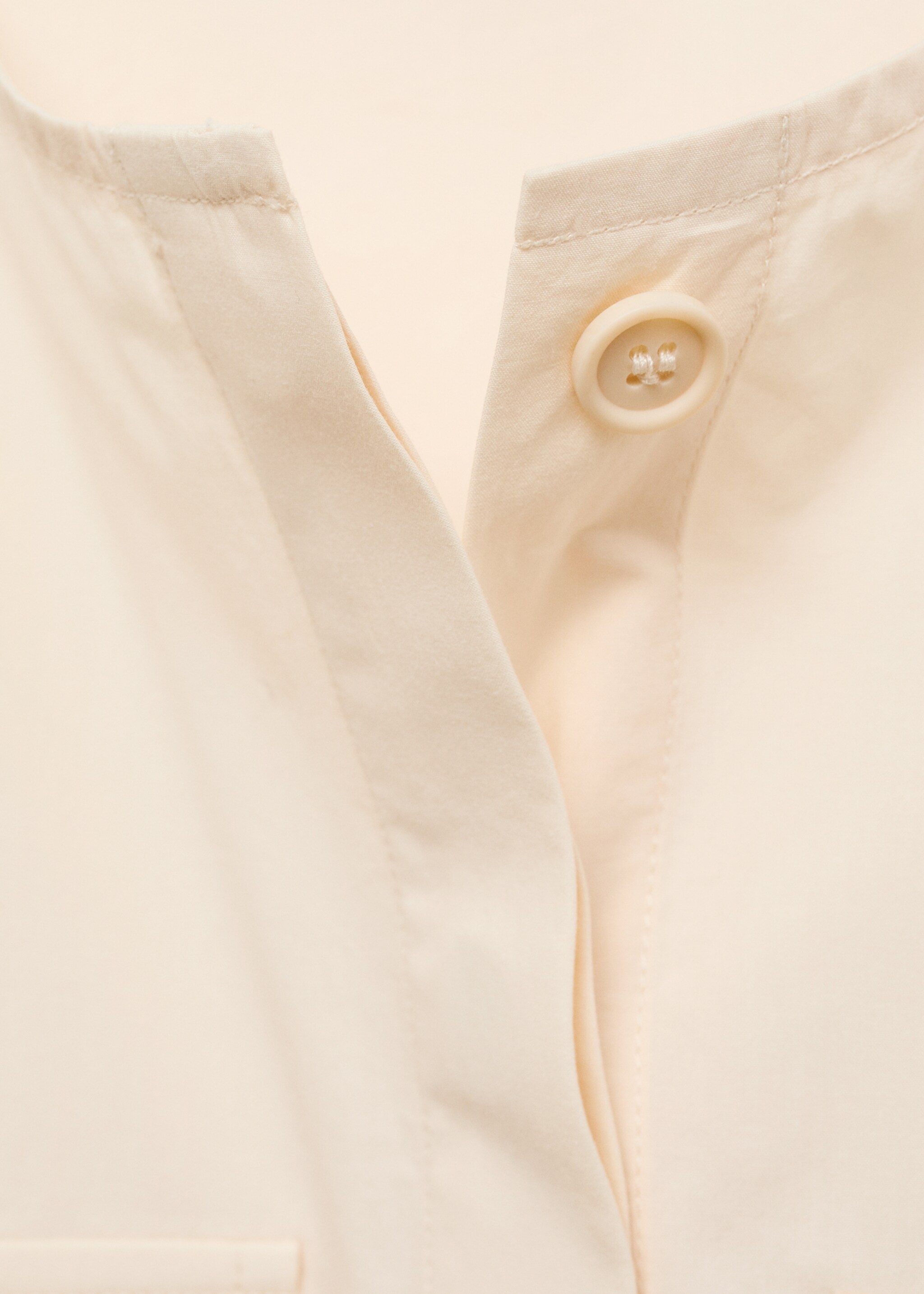 Chest-pocket cotton blouse - Details of the article 8, Ecru. Ref: 87040579-00.