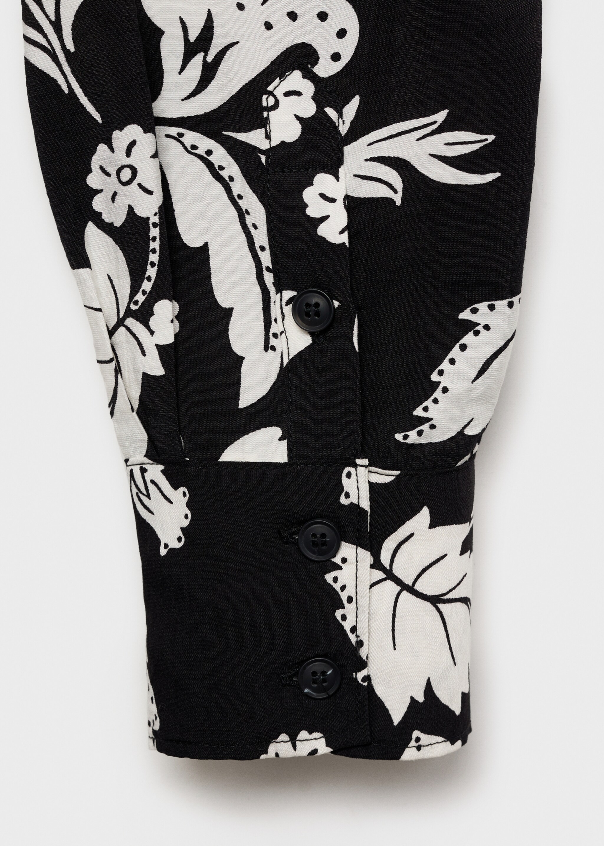 Floral-print blouse with knot detail - Details of the article 0, Black. Ref: 87040581-00.