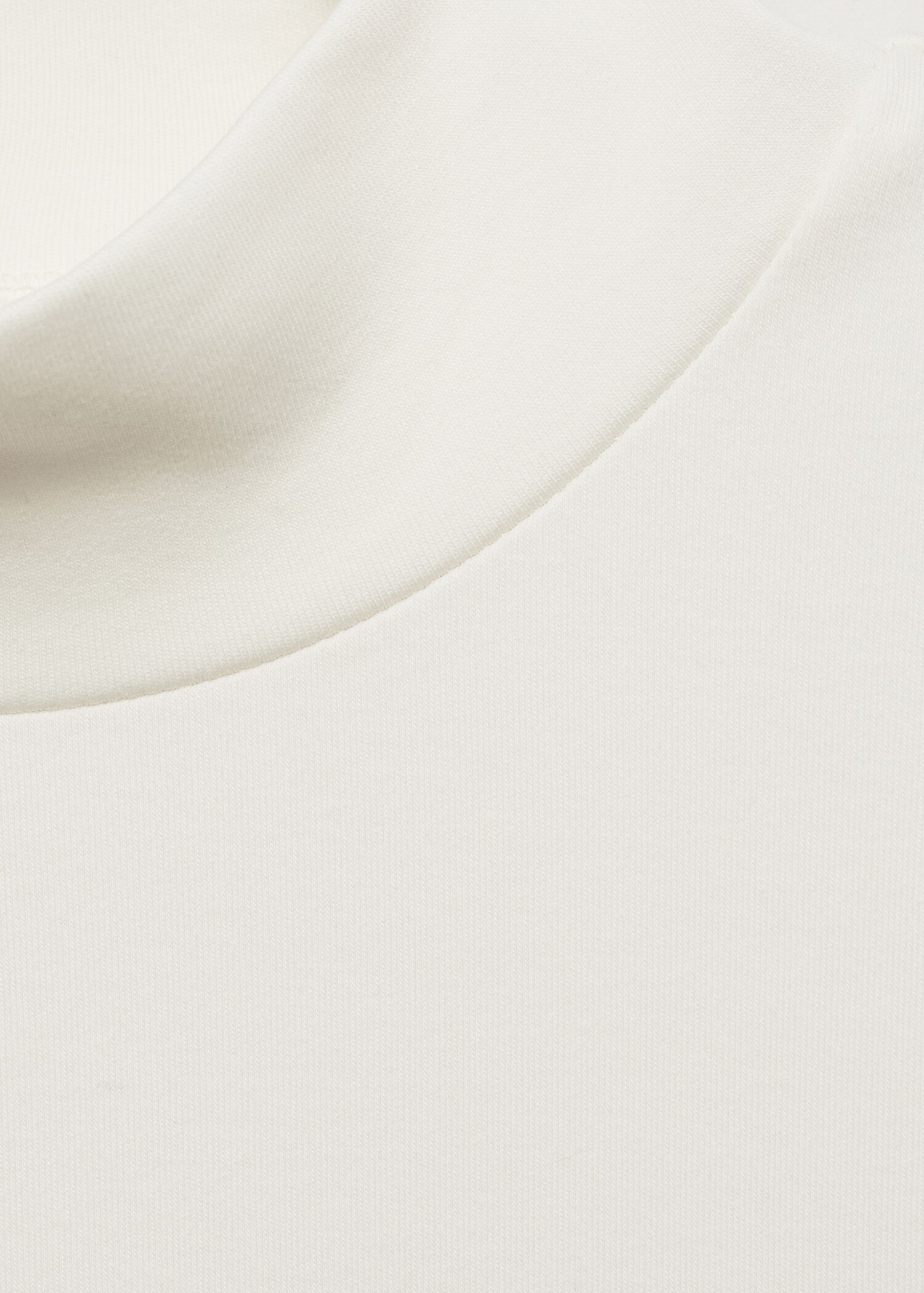 Langärmliges T-Shirt mit halbhohem Kragen - Detail des Artikels 8