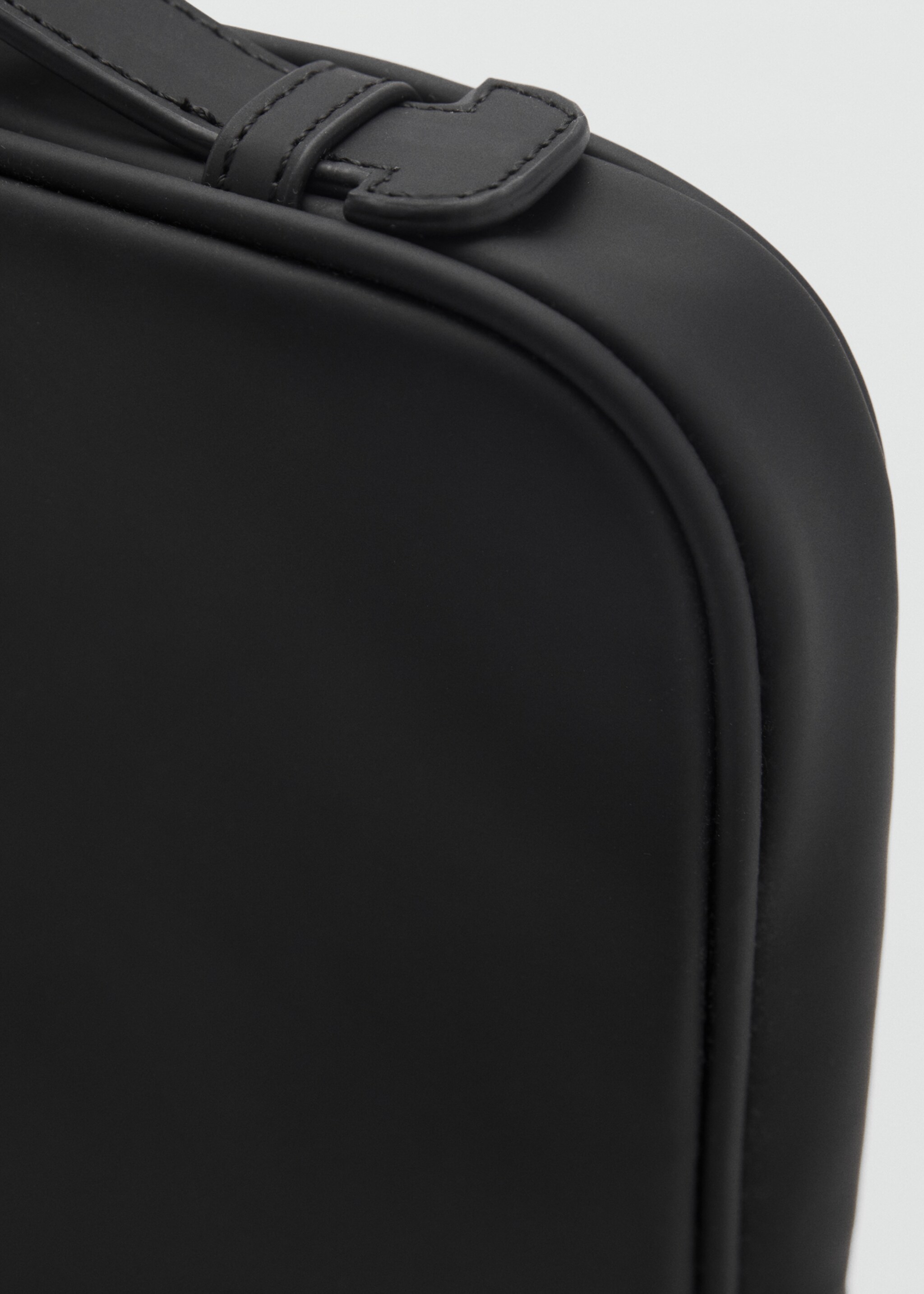 Rubberised laptop case - Details of the article 3, Black. Ref: 87040606-00.