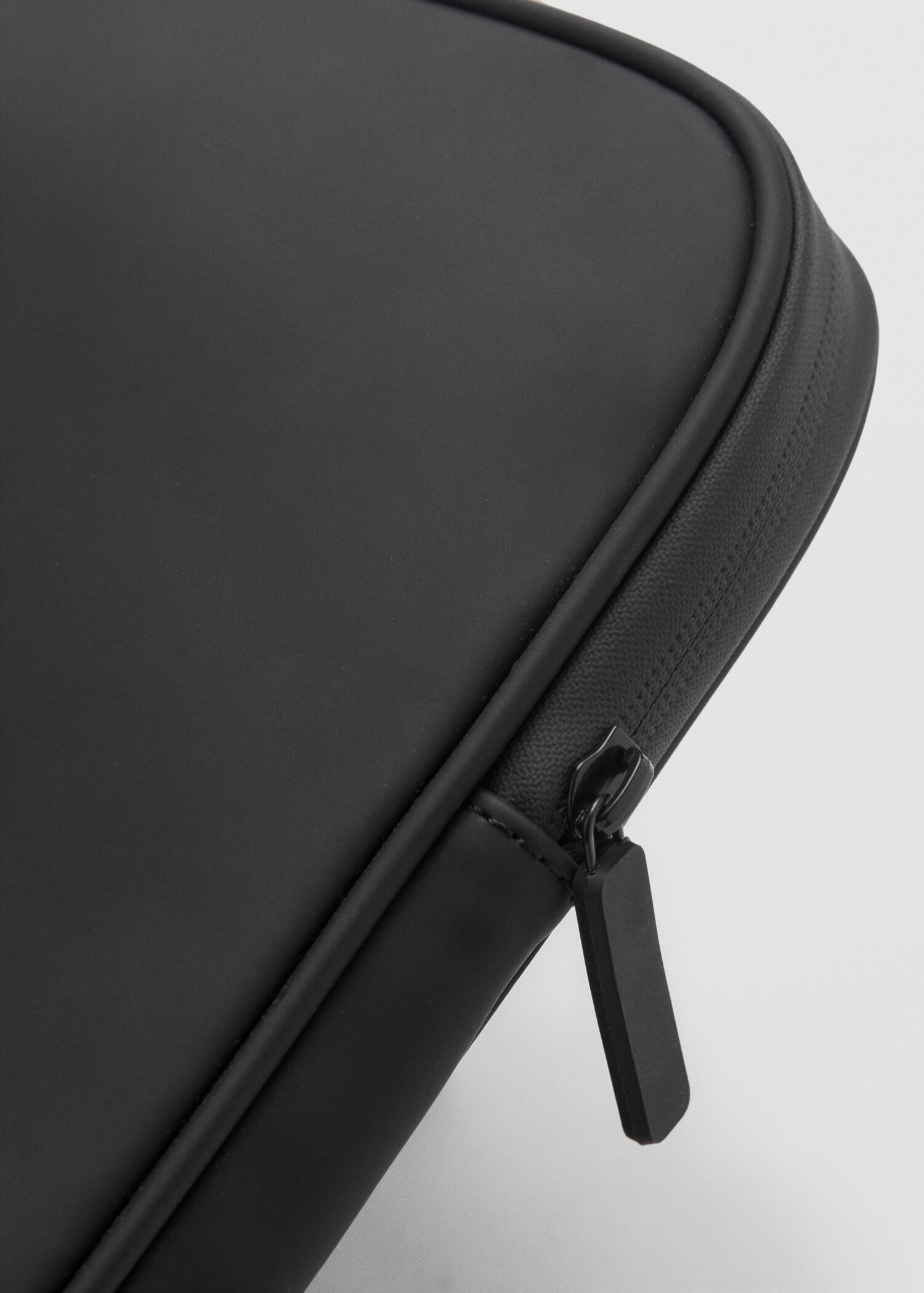 Rubberised laptop case - Details of the article 4