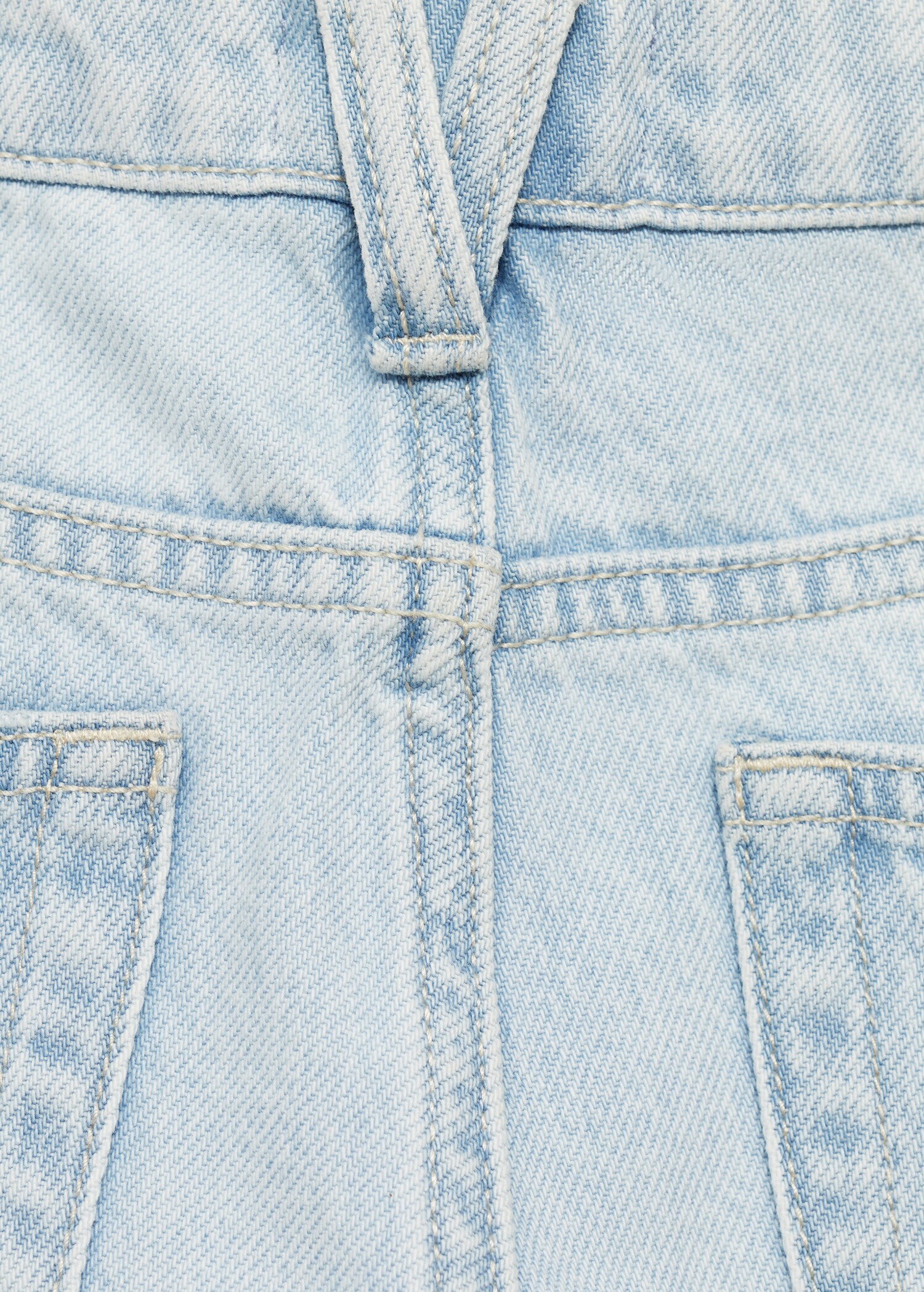 Mom Fit-Jeans mit Zierrissen - Detail des Artikels 0