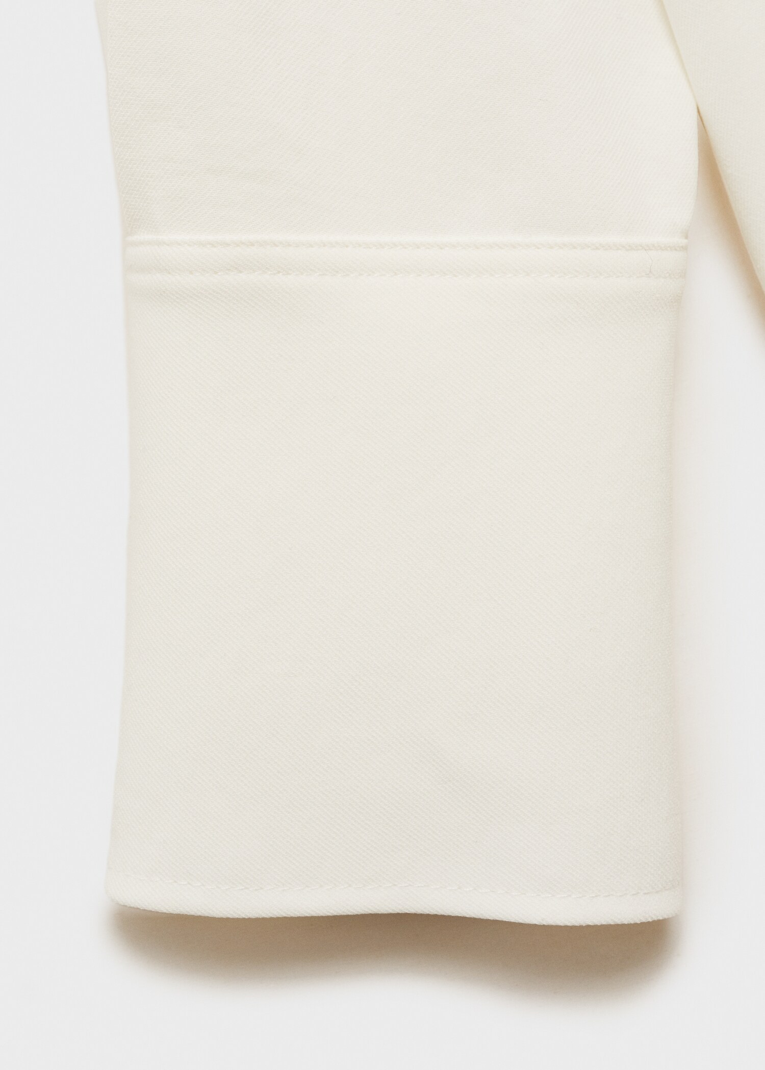 Fließende Bluse mit Knöpfen - Detail des Artikels 0