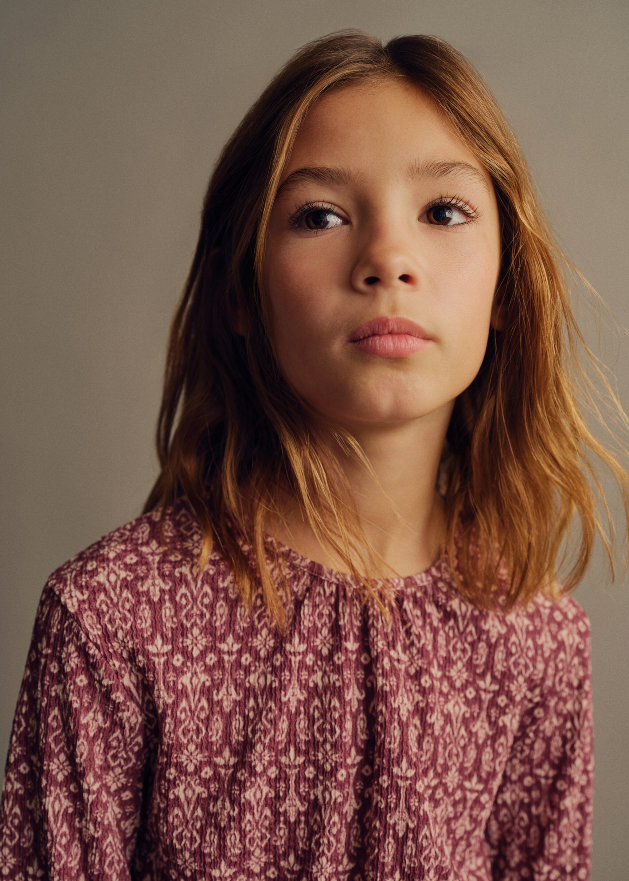 Ruched printed blouse - Details of the article 1, Maroon. Ref: 87040646-00.