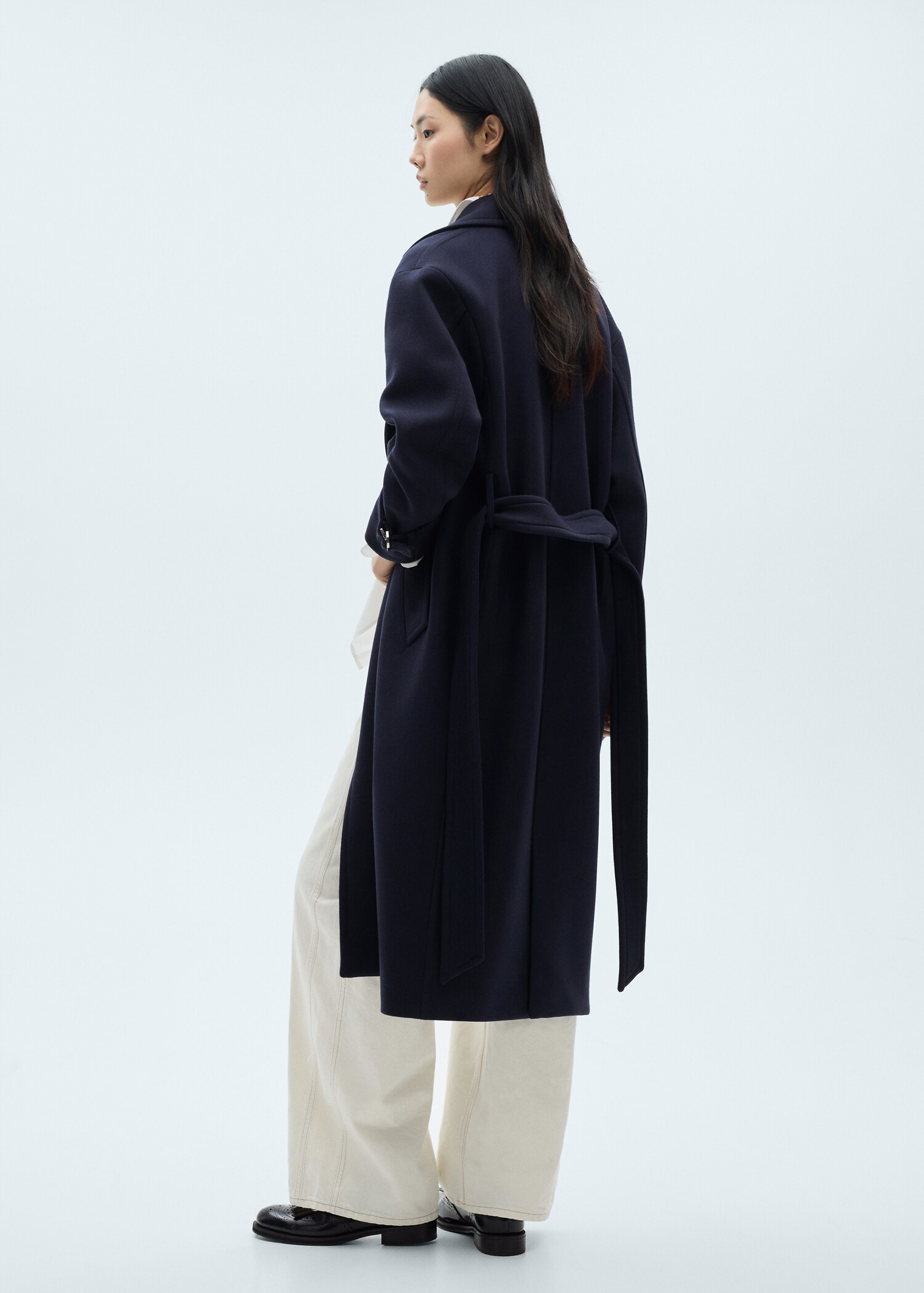 Long virgin wool coat - Reverse of the article