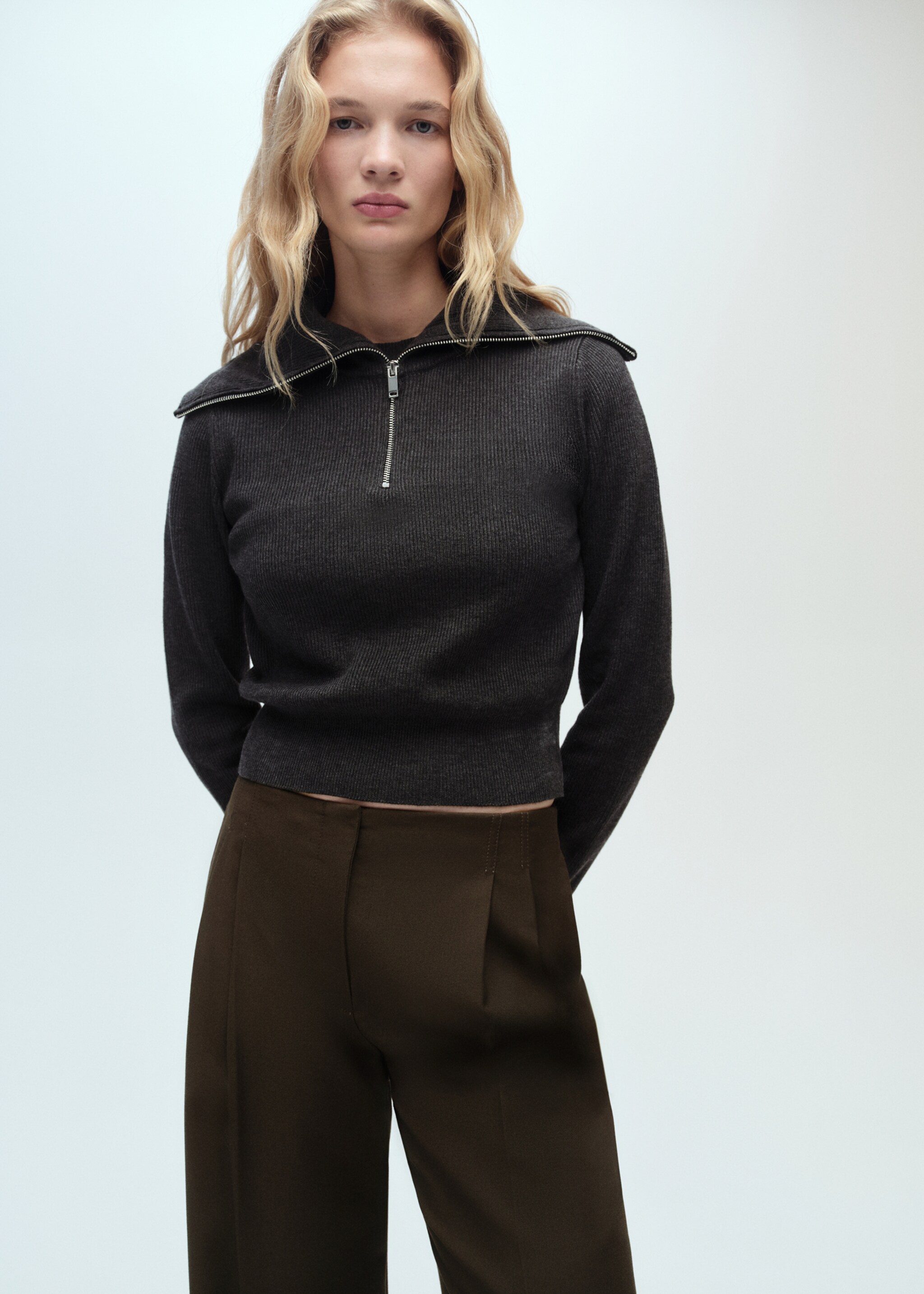 Wide leg suit trousers - Details of the article 1, Khaki. Ref: 87040654-00.