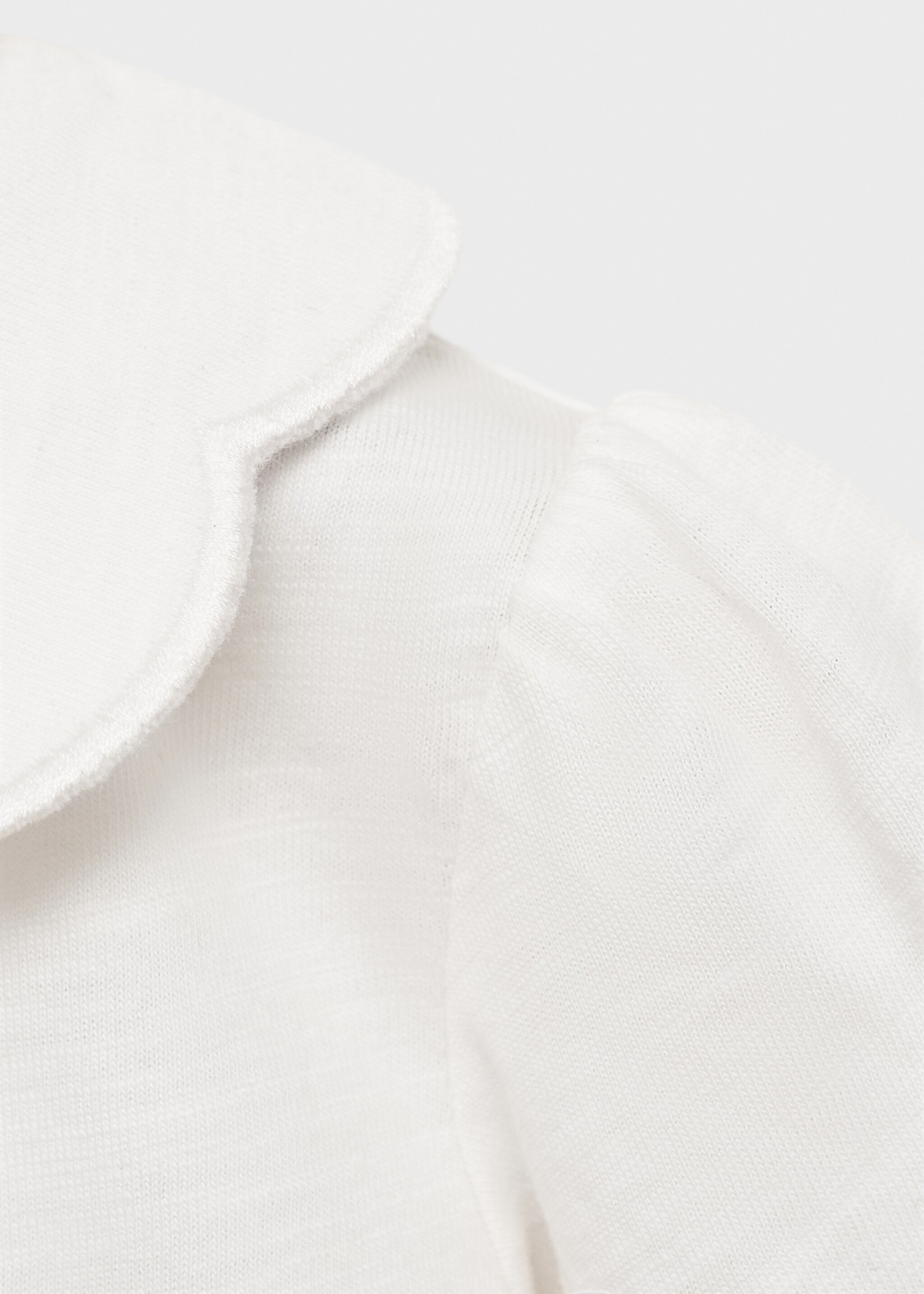 Baumwoll-T-Shirt mit Babydoll-Kragen - Detail des Artikels 8, Cremeweiß. Ref: 87041052-00.