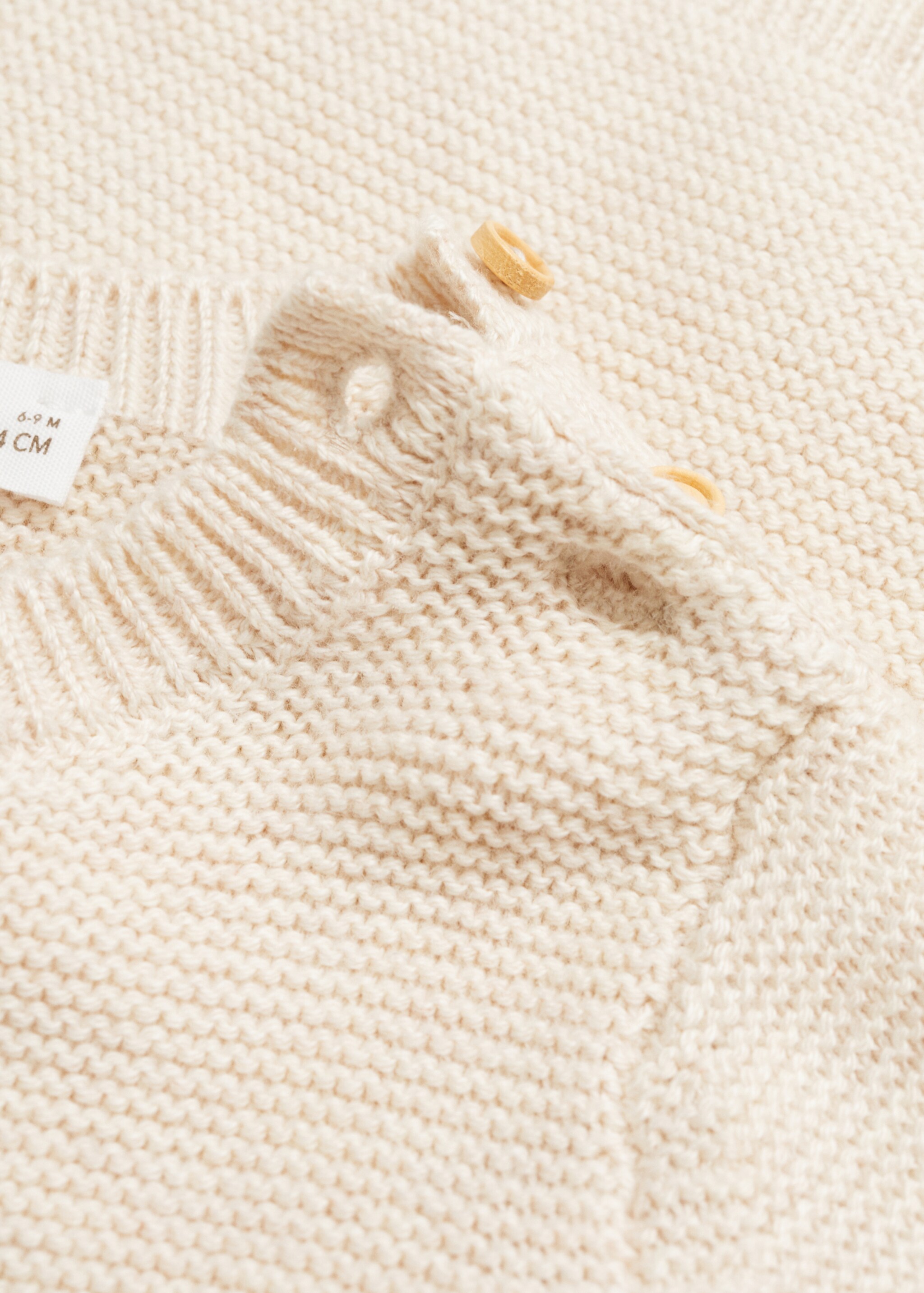 Knit pocket sweater - Details of the article 0, Sand. Ref: 87041521-00.