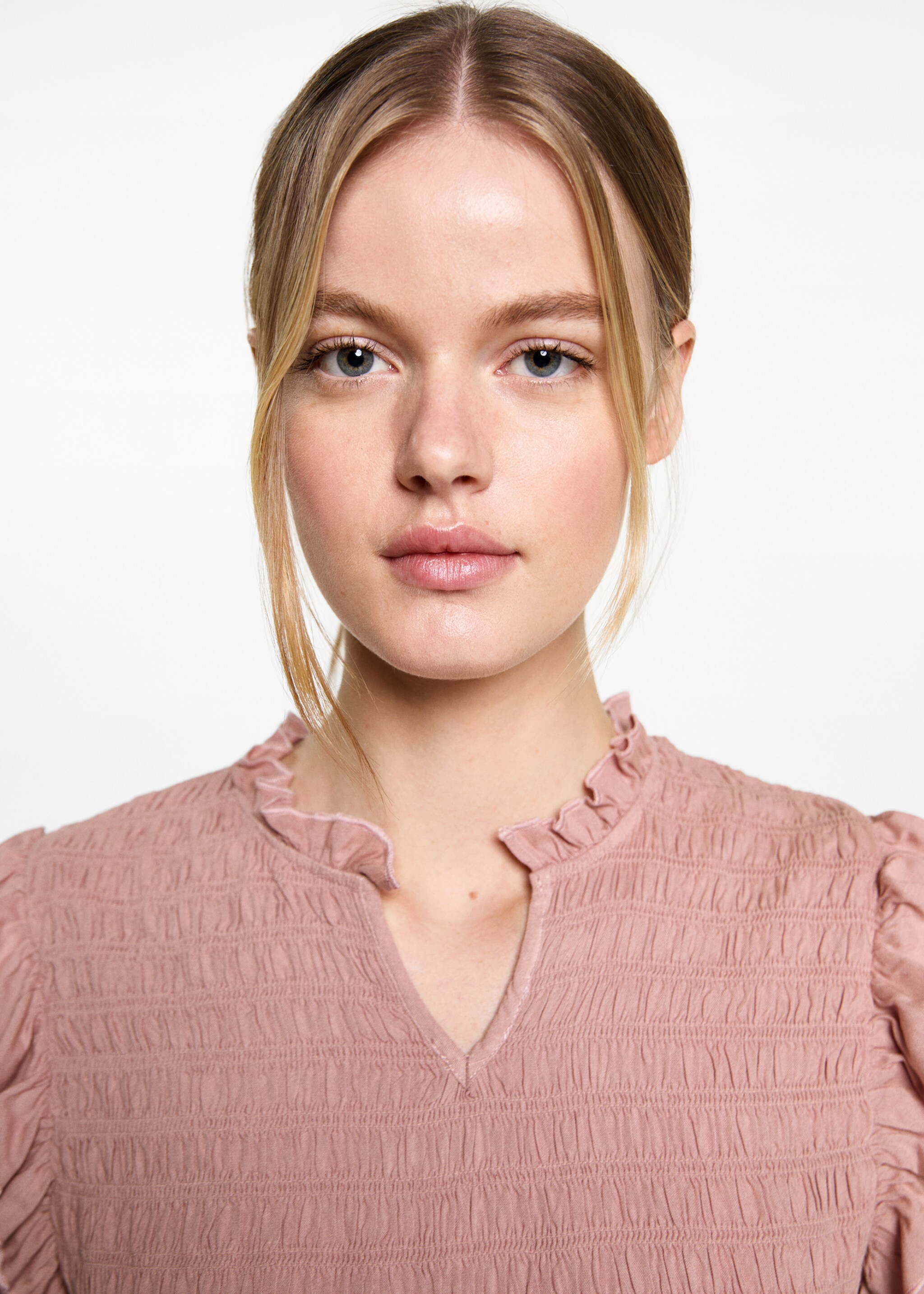 Brusa frunzida volants - Detall de l'article 1, Rosa pastel. Ref: 87042537-00.