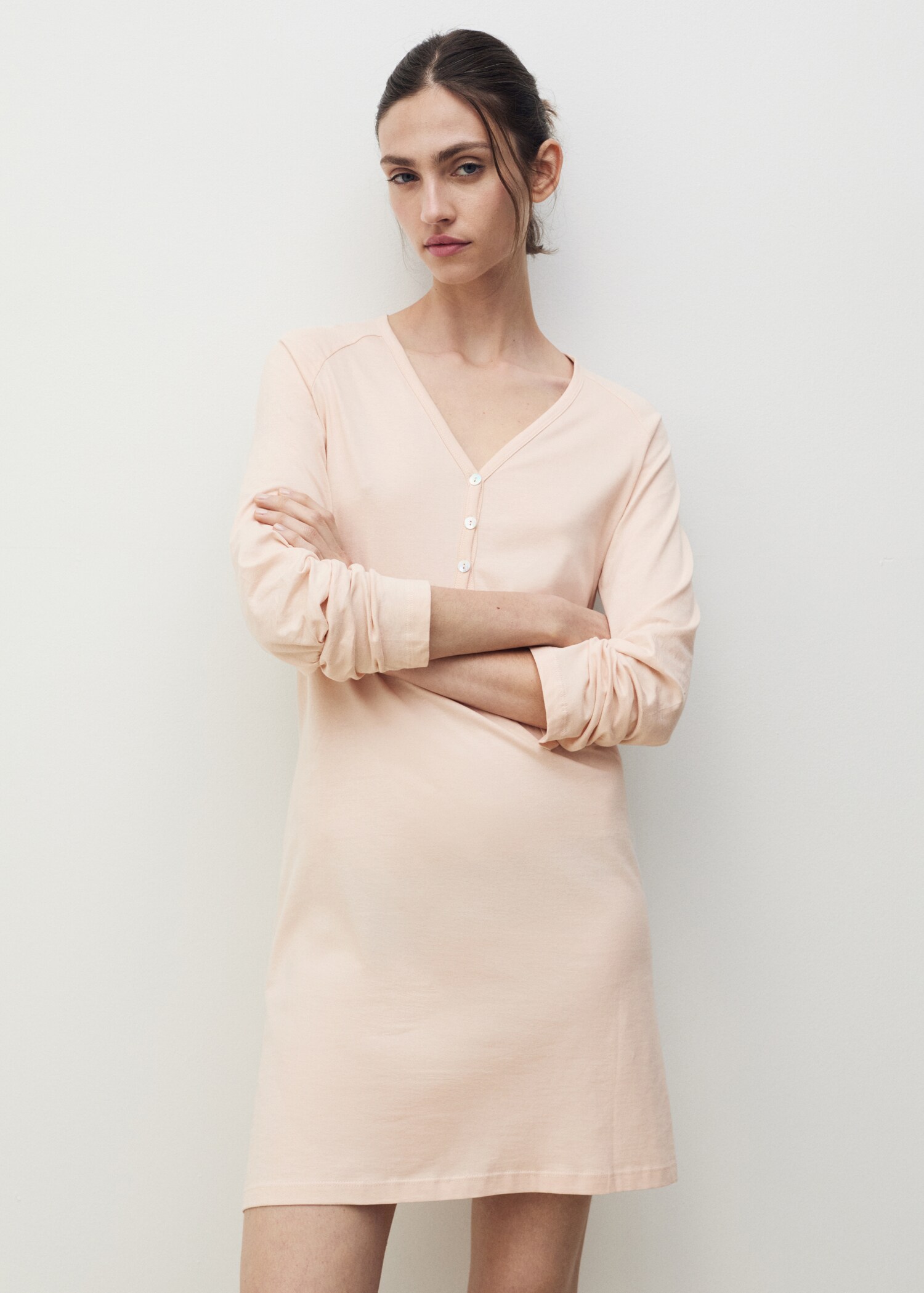 Cotton V-neck nightgown - Medium plane