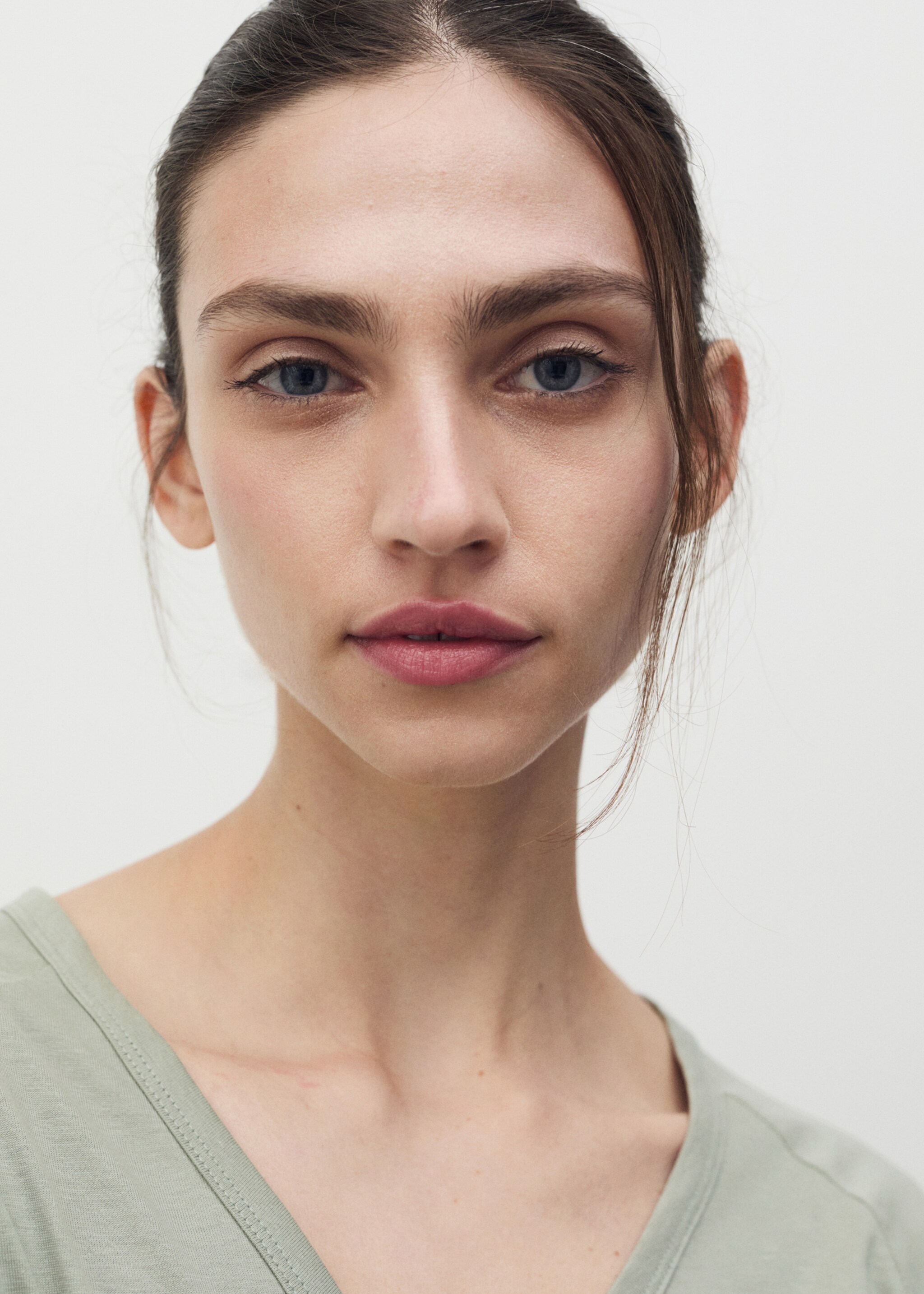 Cotton V-neck nightgown - Details of the article 1, Aqua Green. Ref: 87042901-00.