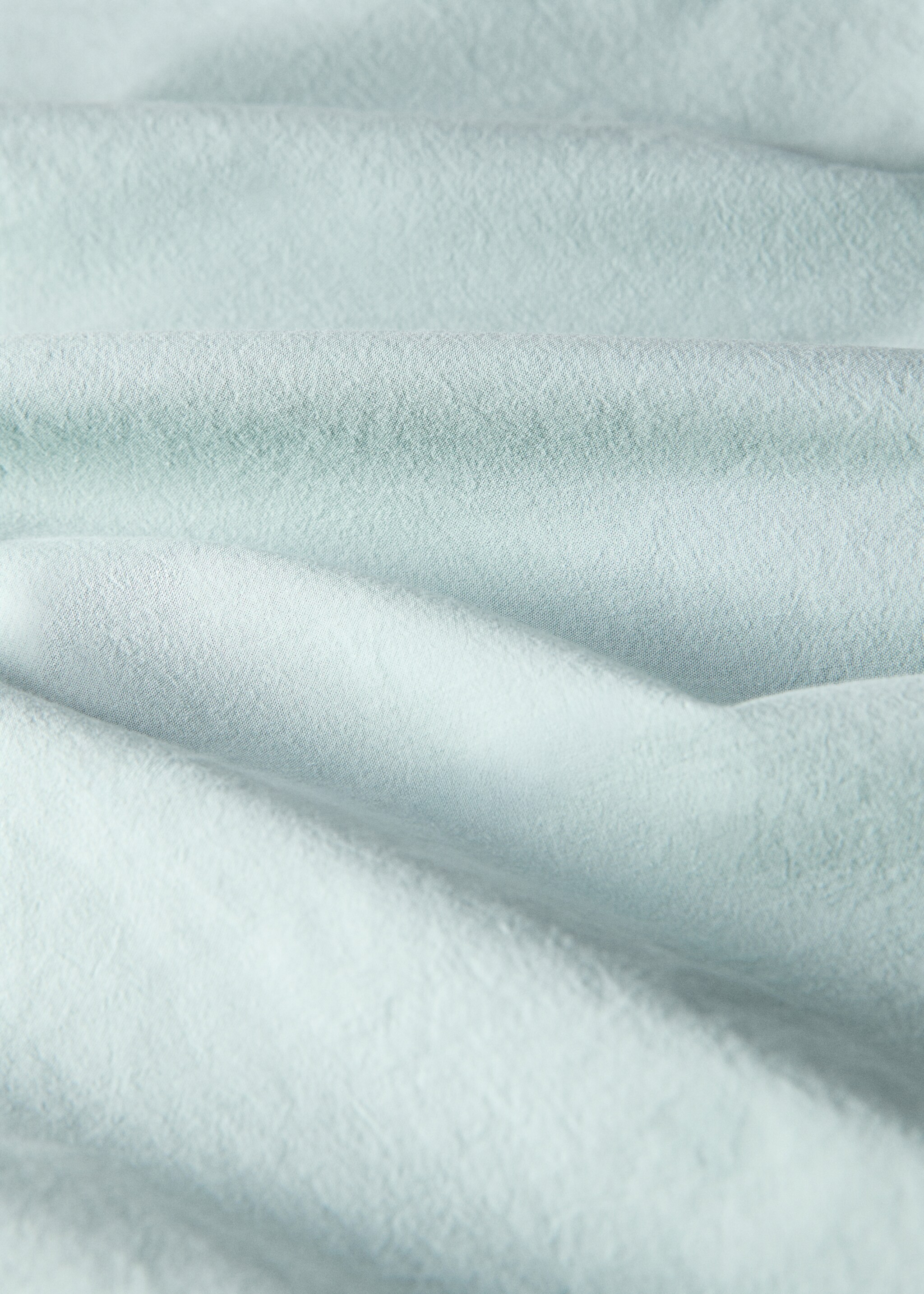 Washed cotton fitted sheet for 135/140 cm bed - Details of the article 2, Pastel Green. Ref: 87042929-00.
