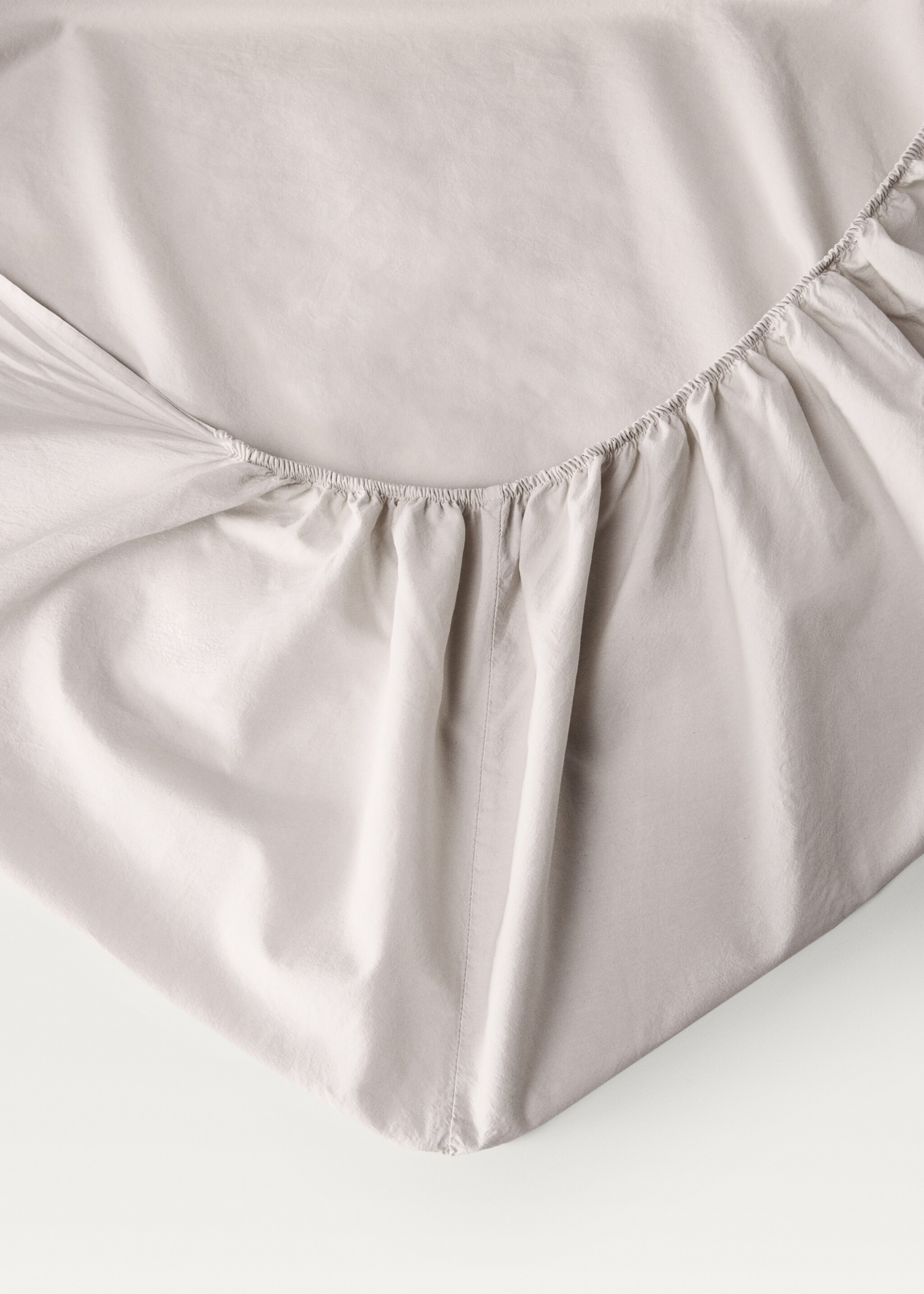 Washed cotton fitted sheet for 150 cm bed - Details of the article 2, Light/Pastel Grey. Ref: 87042930-00.