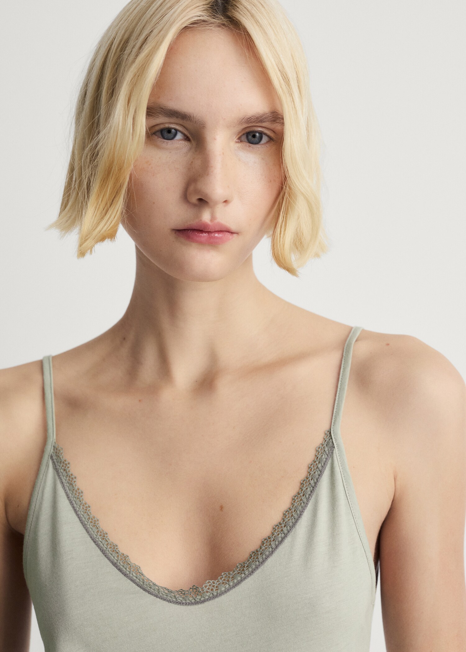 Cotton nightdress with lace trim - Details of the article 1