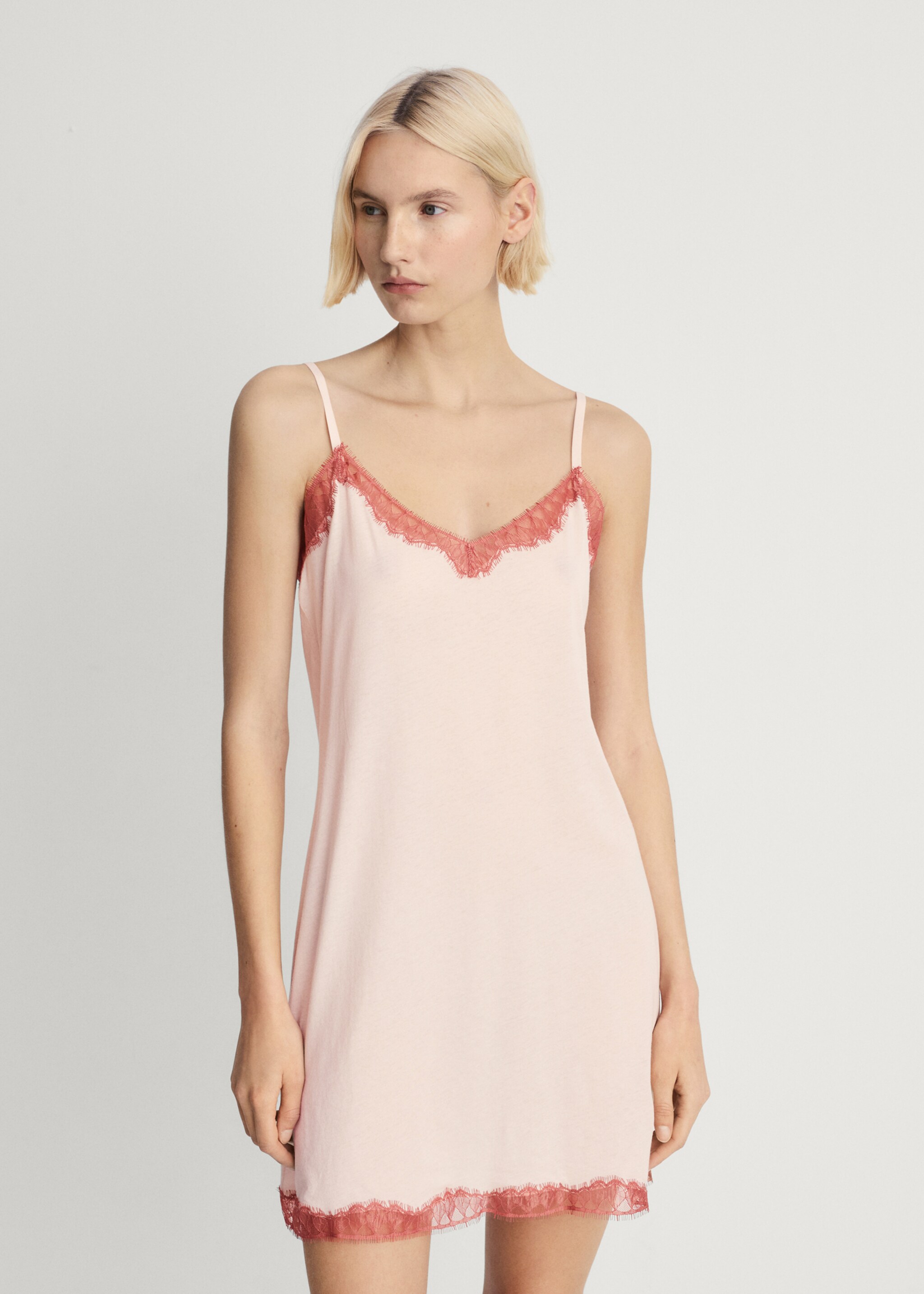 Nachthemd mit Spitzenbesatz - Mittlere Ansicht, Pastellrosa. Ref: 87042940-00.