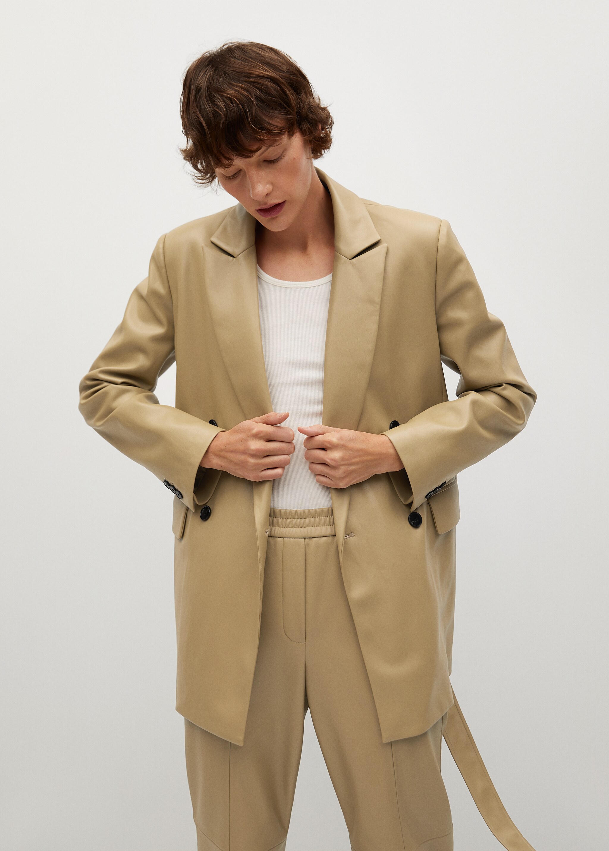 Pantalón recto efecto piel - Detalle del artículo 1