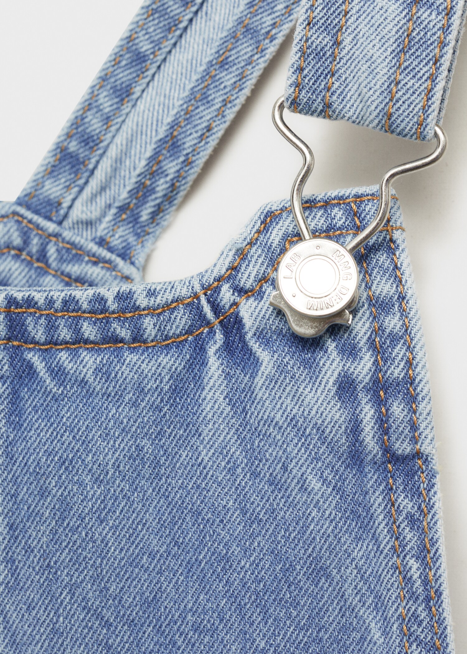 Short denim pinafore - Details of the article 8