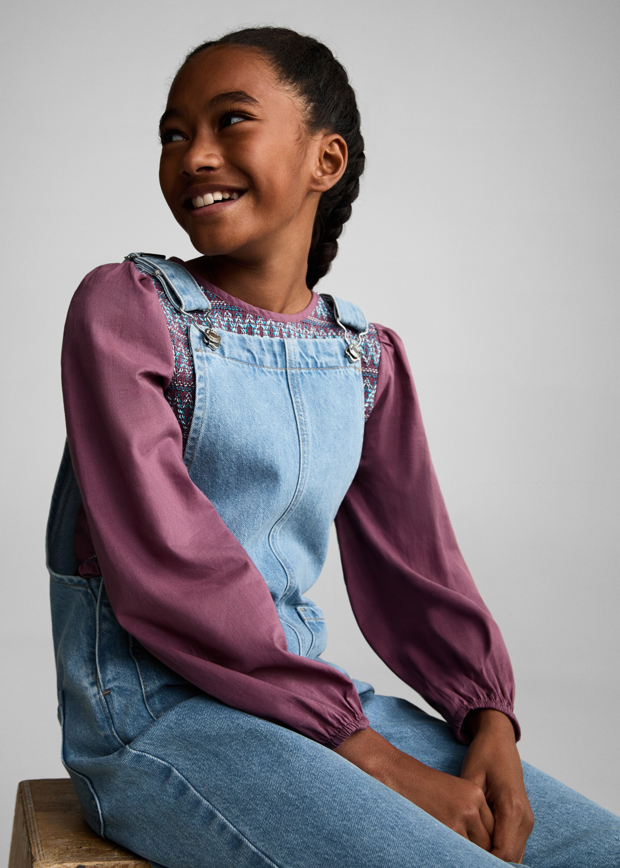 Salopette longue jean - Plan moyen, Bleu moyen. Ref: 87043273-00.