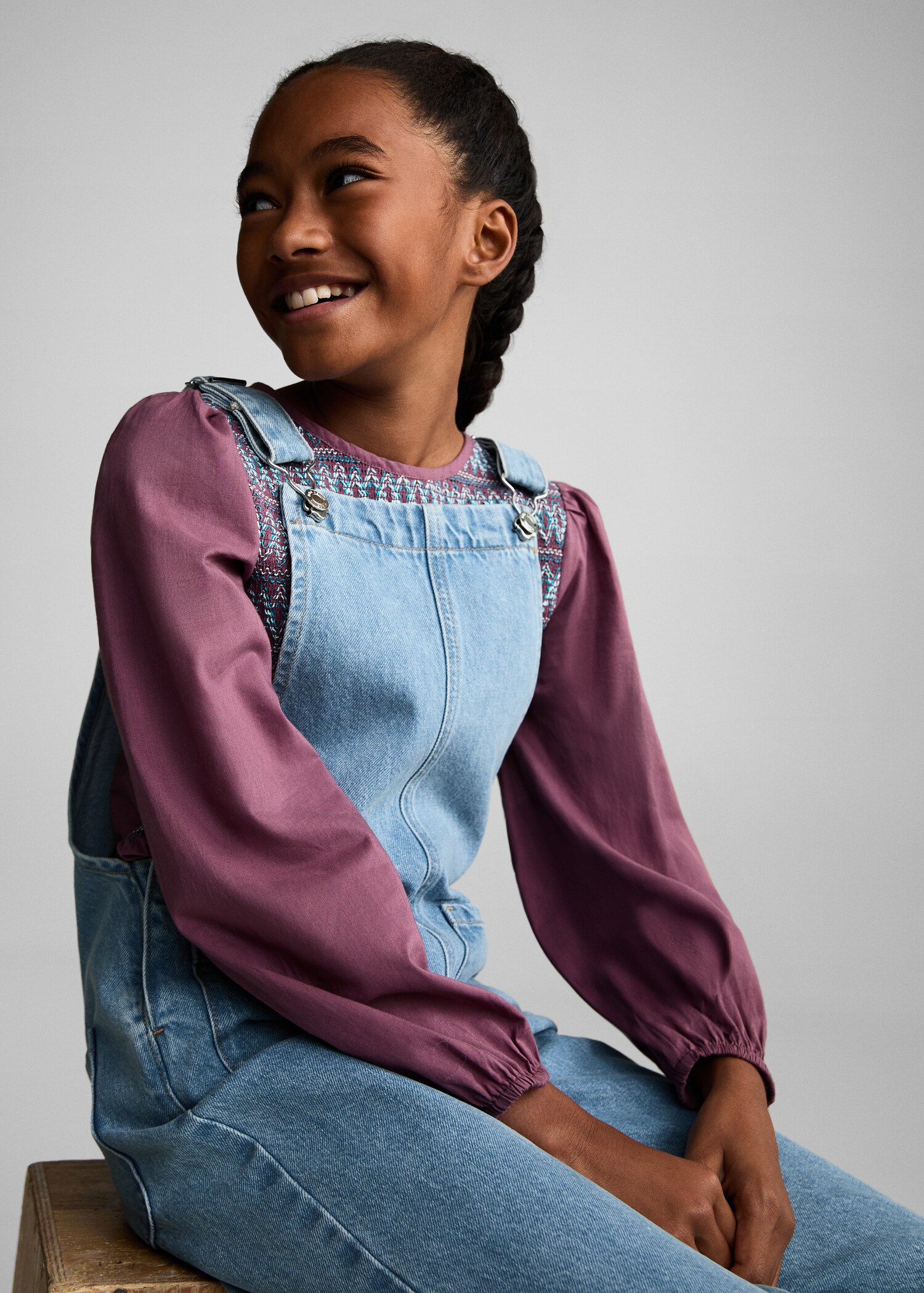 Salopette longue jean - Plan moyen