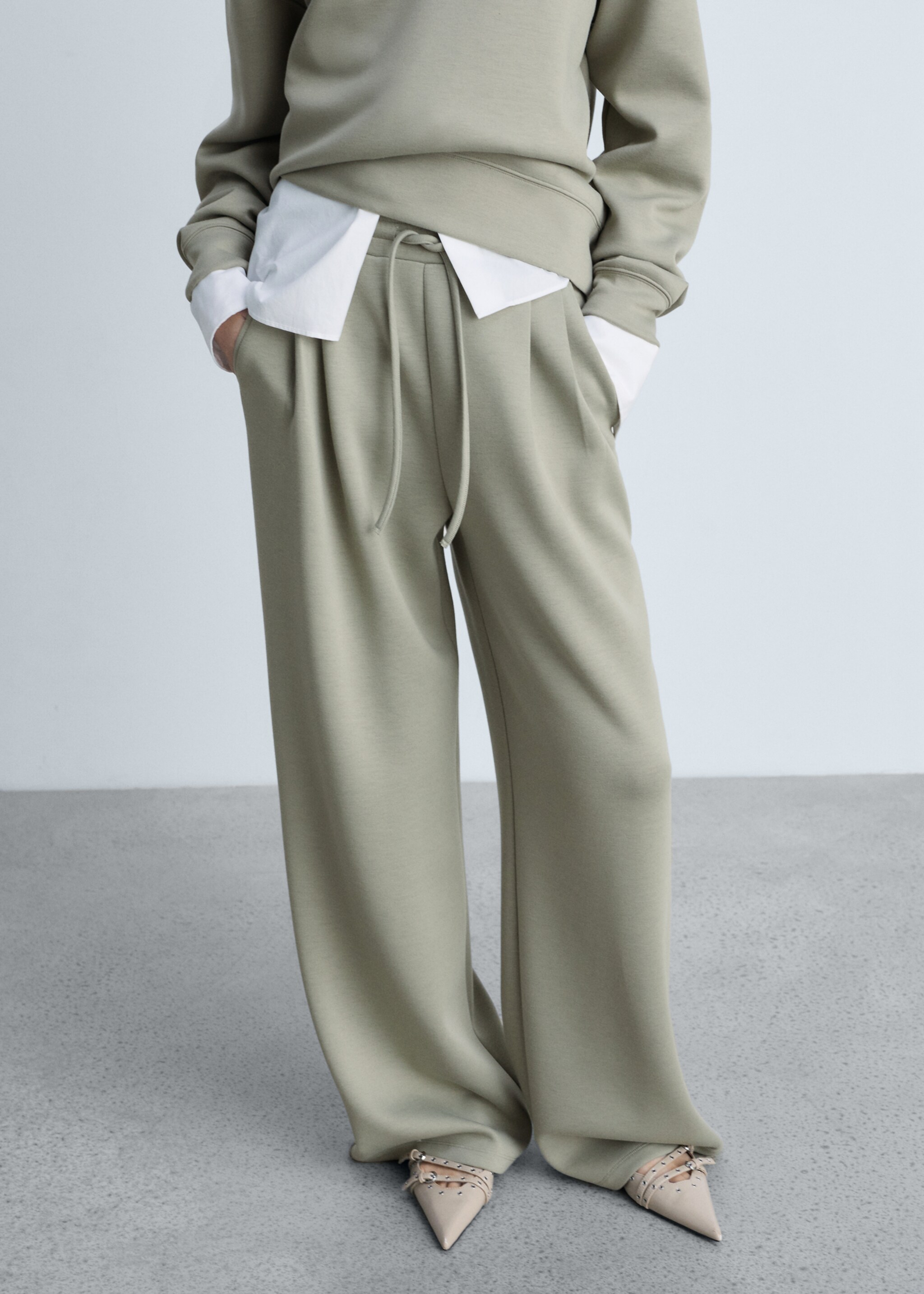 Pantalon de jogging wideleg pinces - Plan moyen, Kaki. Ref: 87043275-00.