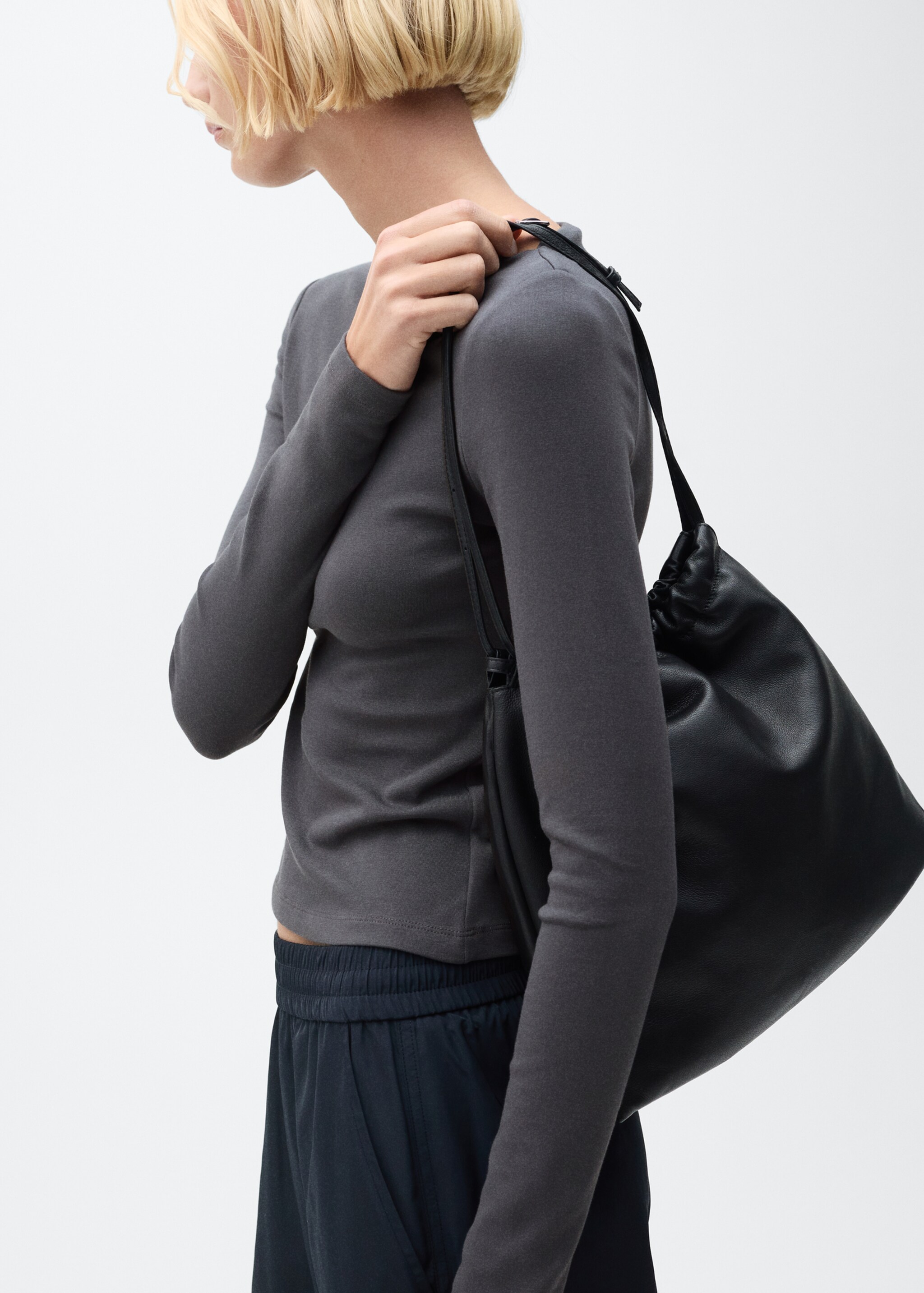 Baumwoll-T-Shirt mit Bateau-Ausschnitt - Detail des Artikels 2, Anthrazit. Ref: 87043281-00.