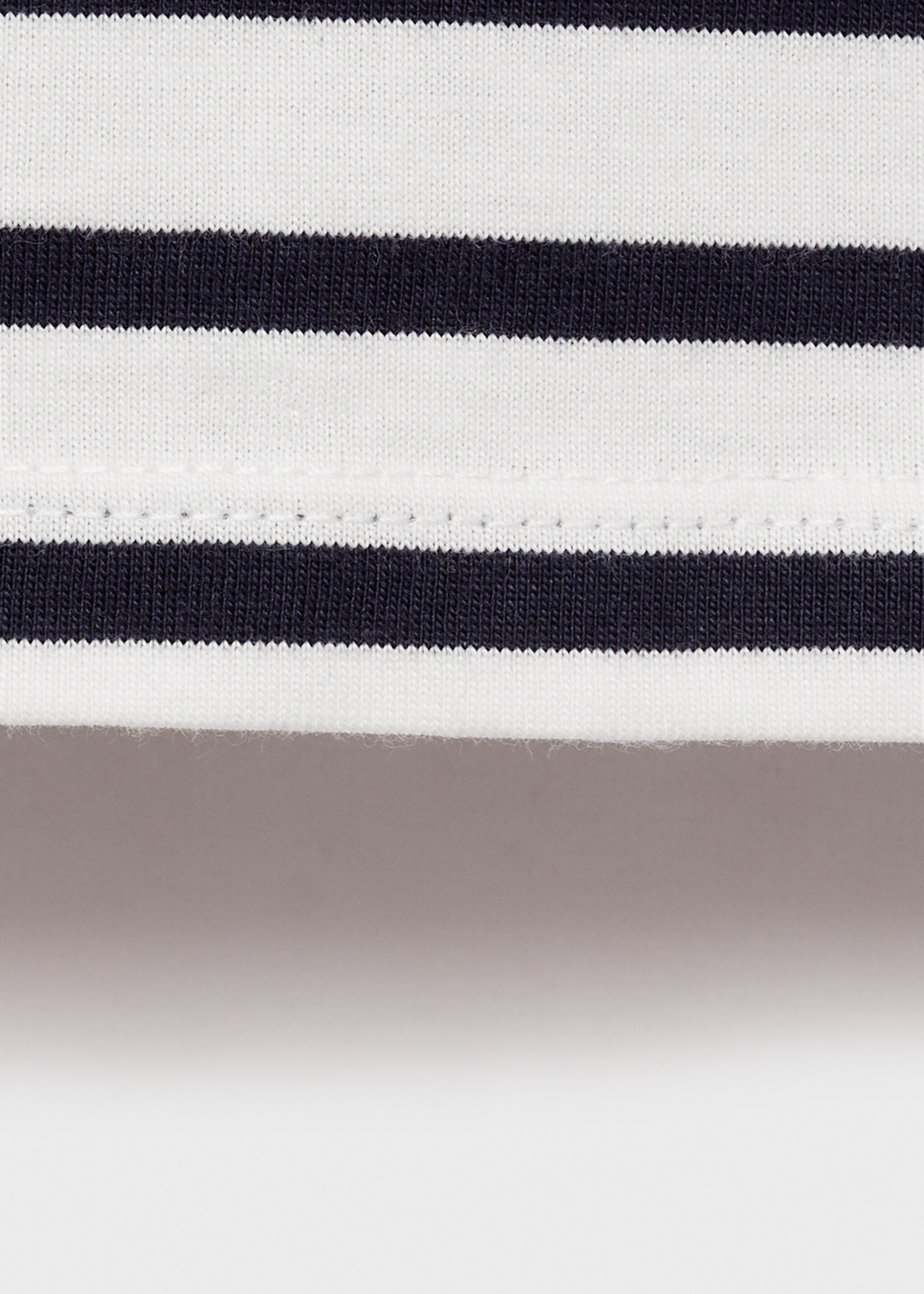 Samarreta màniga llarga ratlles - Detall de l'article 0, Blanc trencat. Ref: 87043284-00.