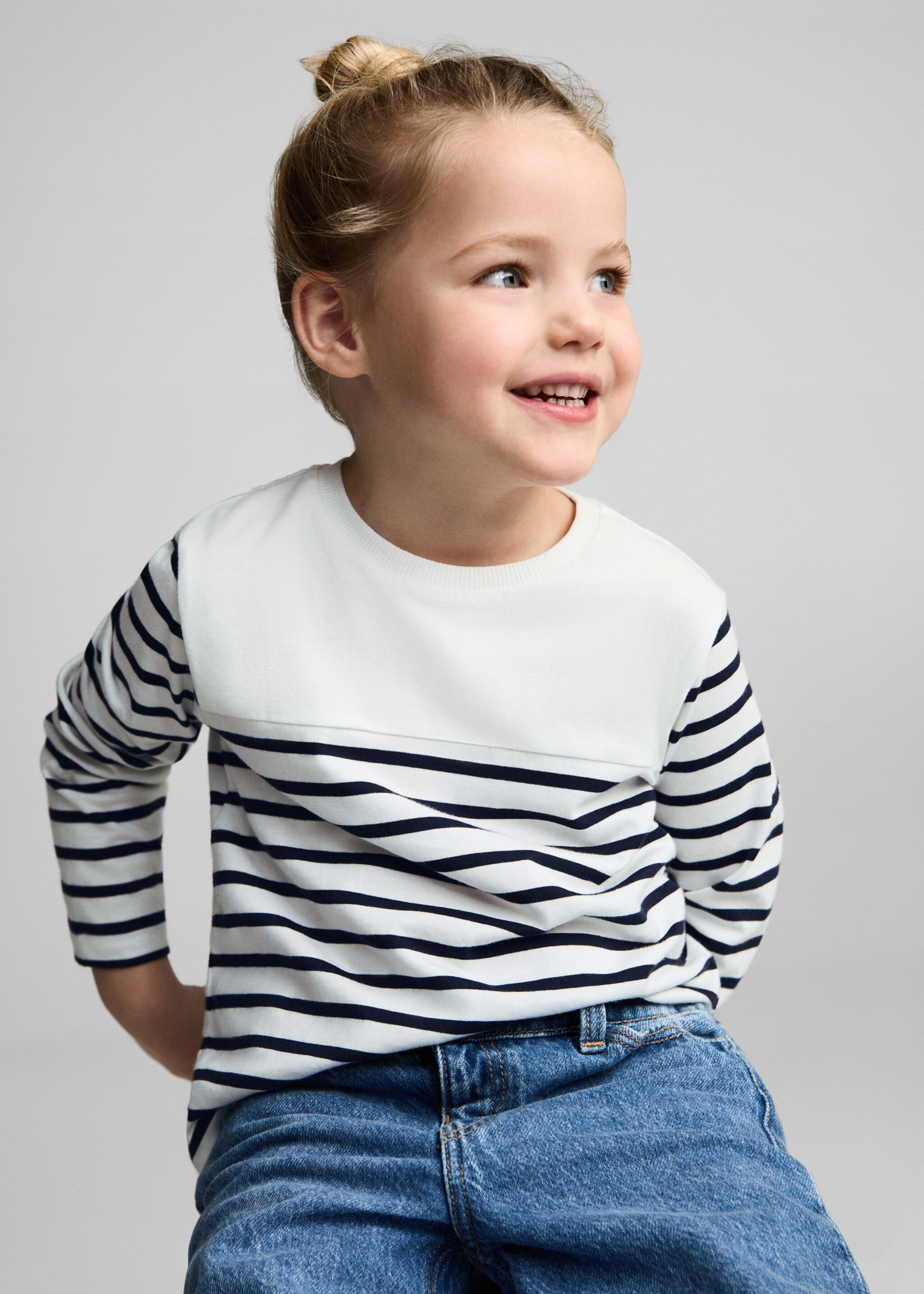 Samarreta màniga llarga ratlles - Detall de l'article 1, Blanc trencat. Ref: 87043284-00.