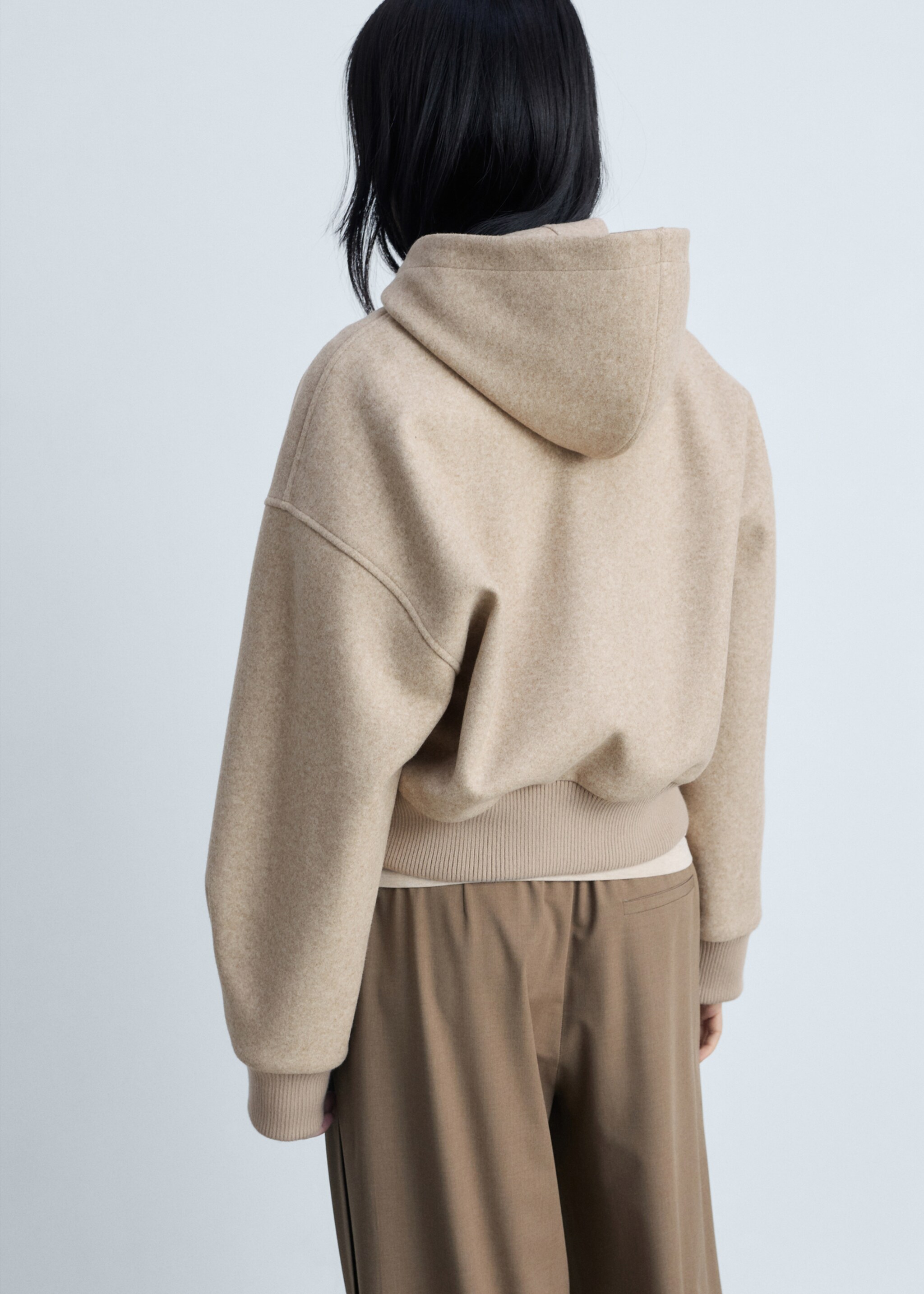 Oversized hooded jacket - Reverse of the article, Sand. Ref: 87043287-00.