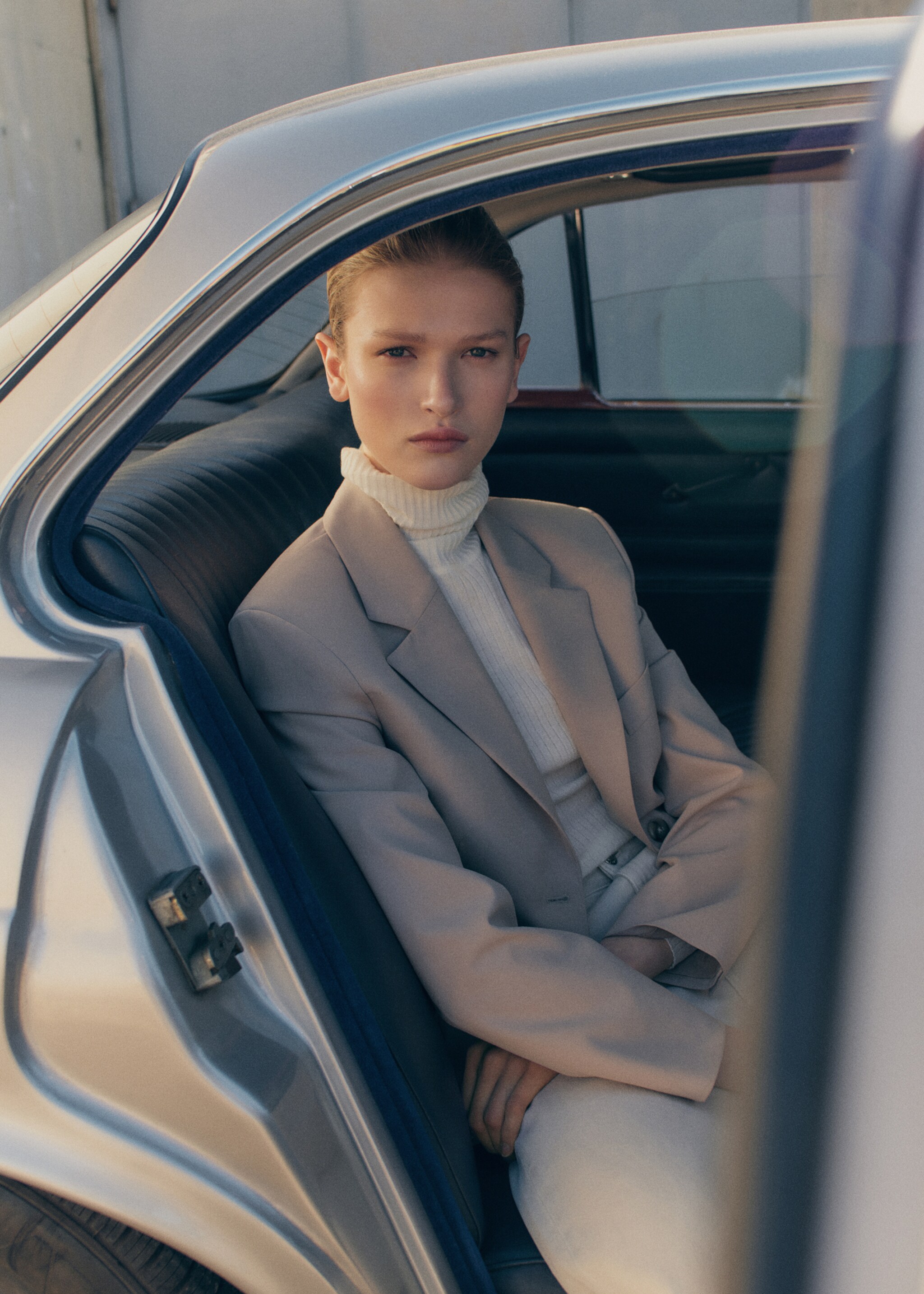 Structured straight-fit jacket - Details of the article 7, Beige. Ref: 87043288-00.