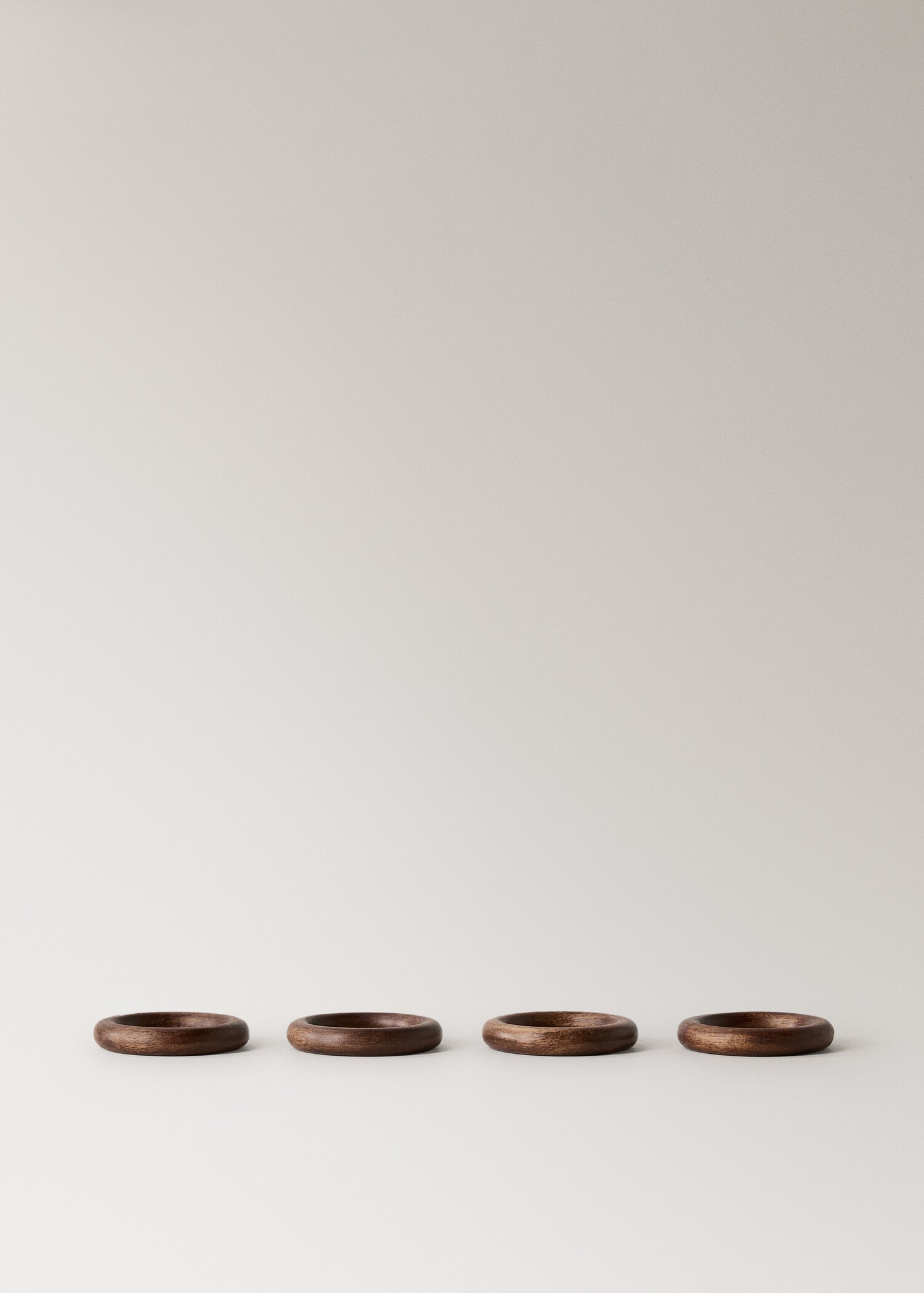 Wooden ring napkin holders - Article without model