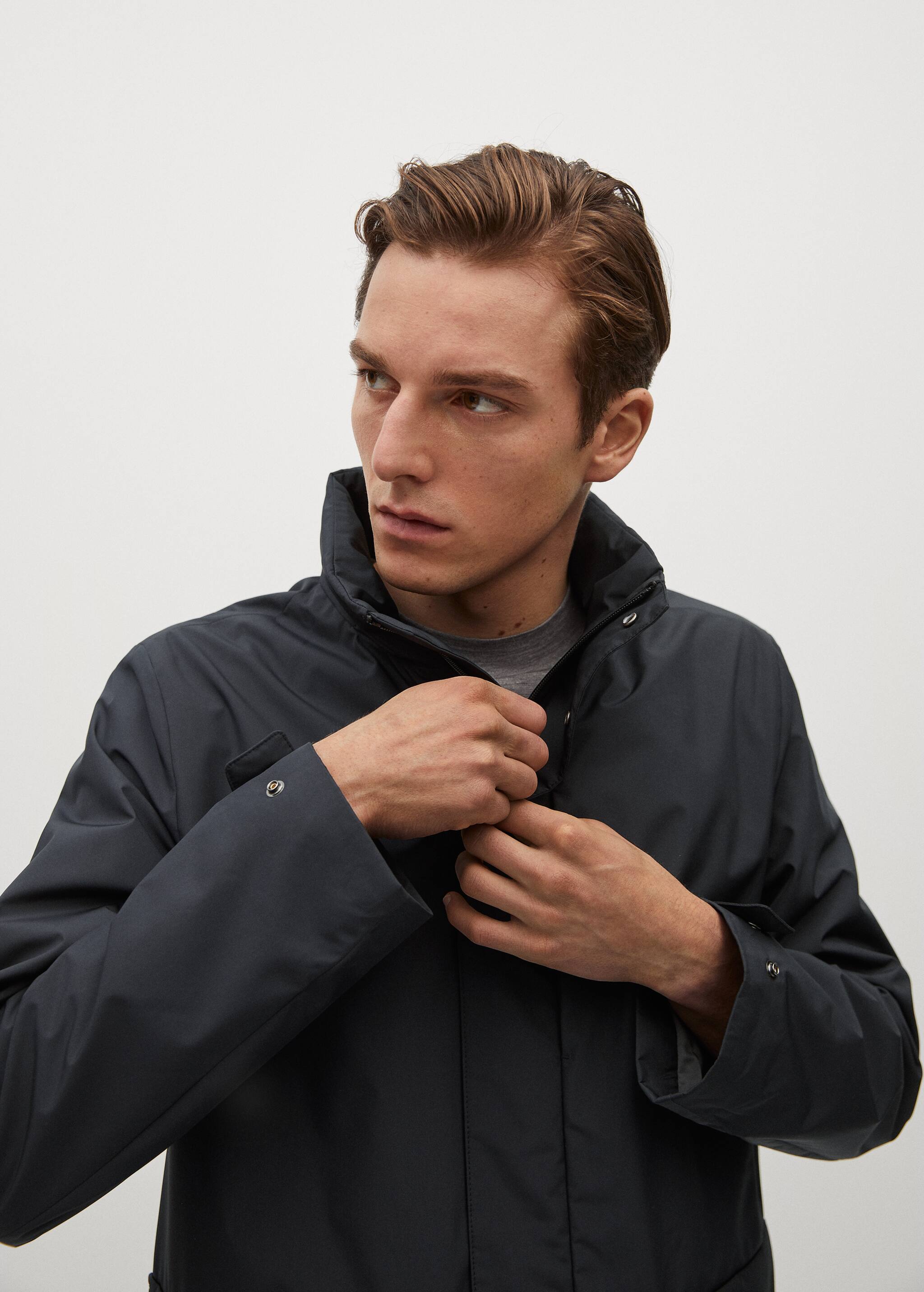 Packable Collection water-repellent trench coat - Details of the article 3