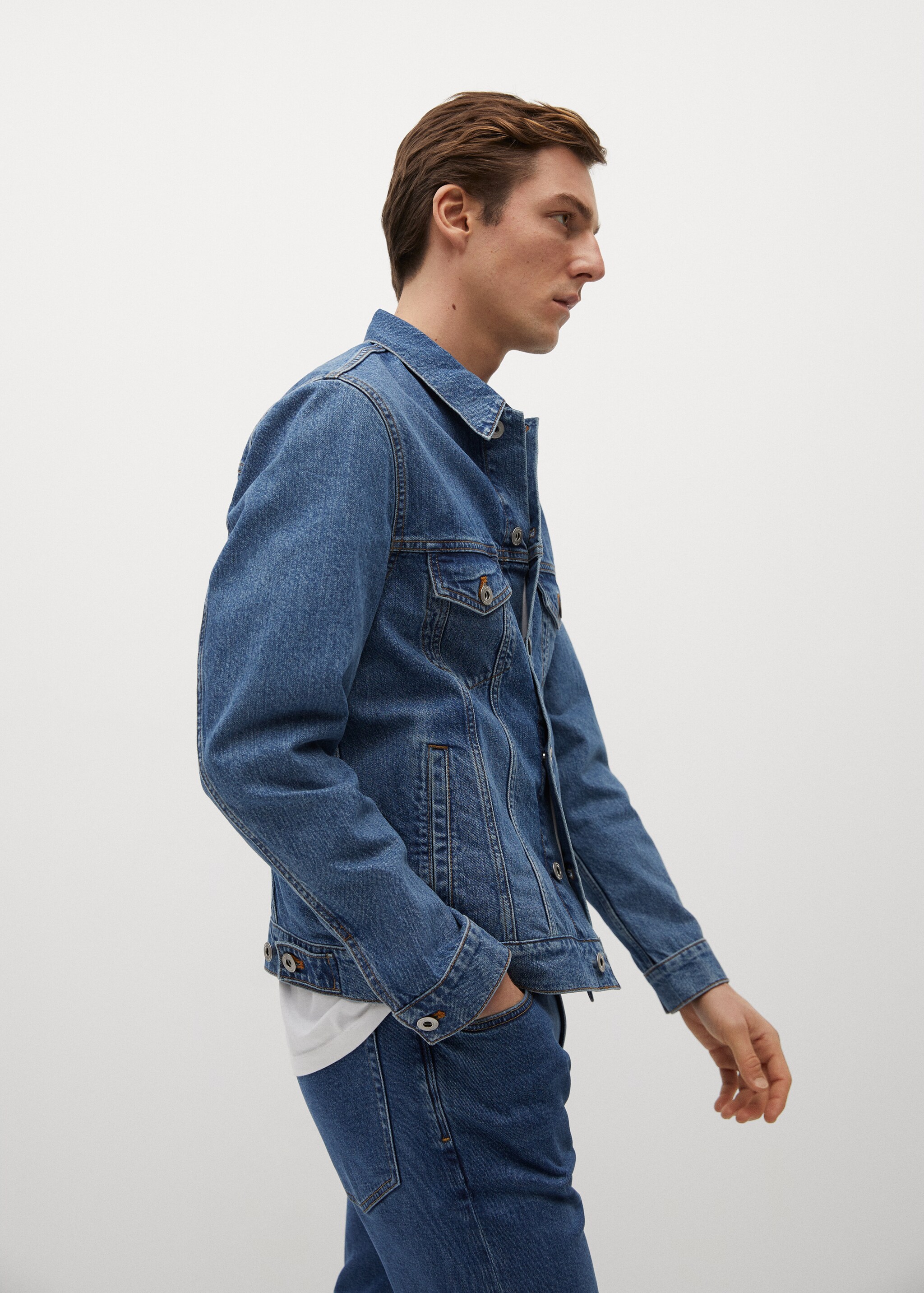 Chaqueta denim lavado medio - Plano medio