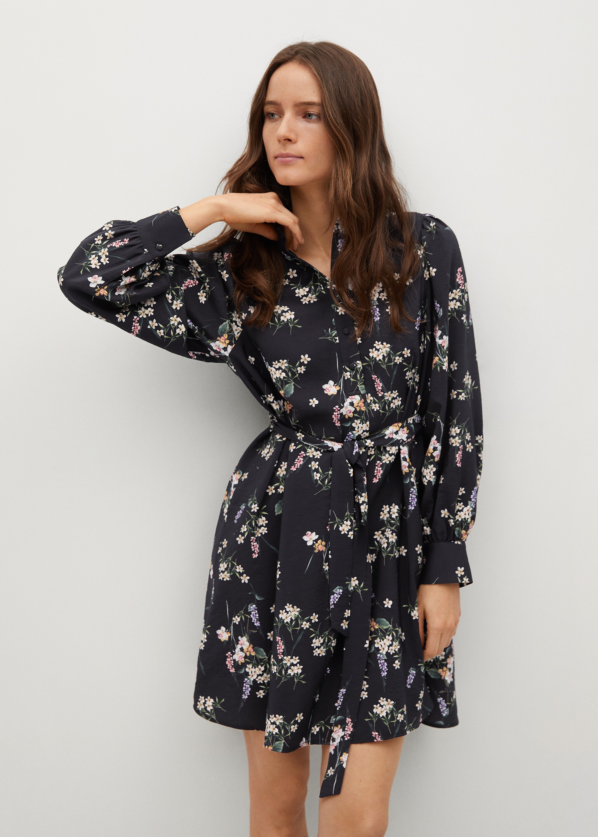 Vestido estampado cinturón - Plano medio