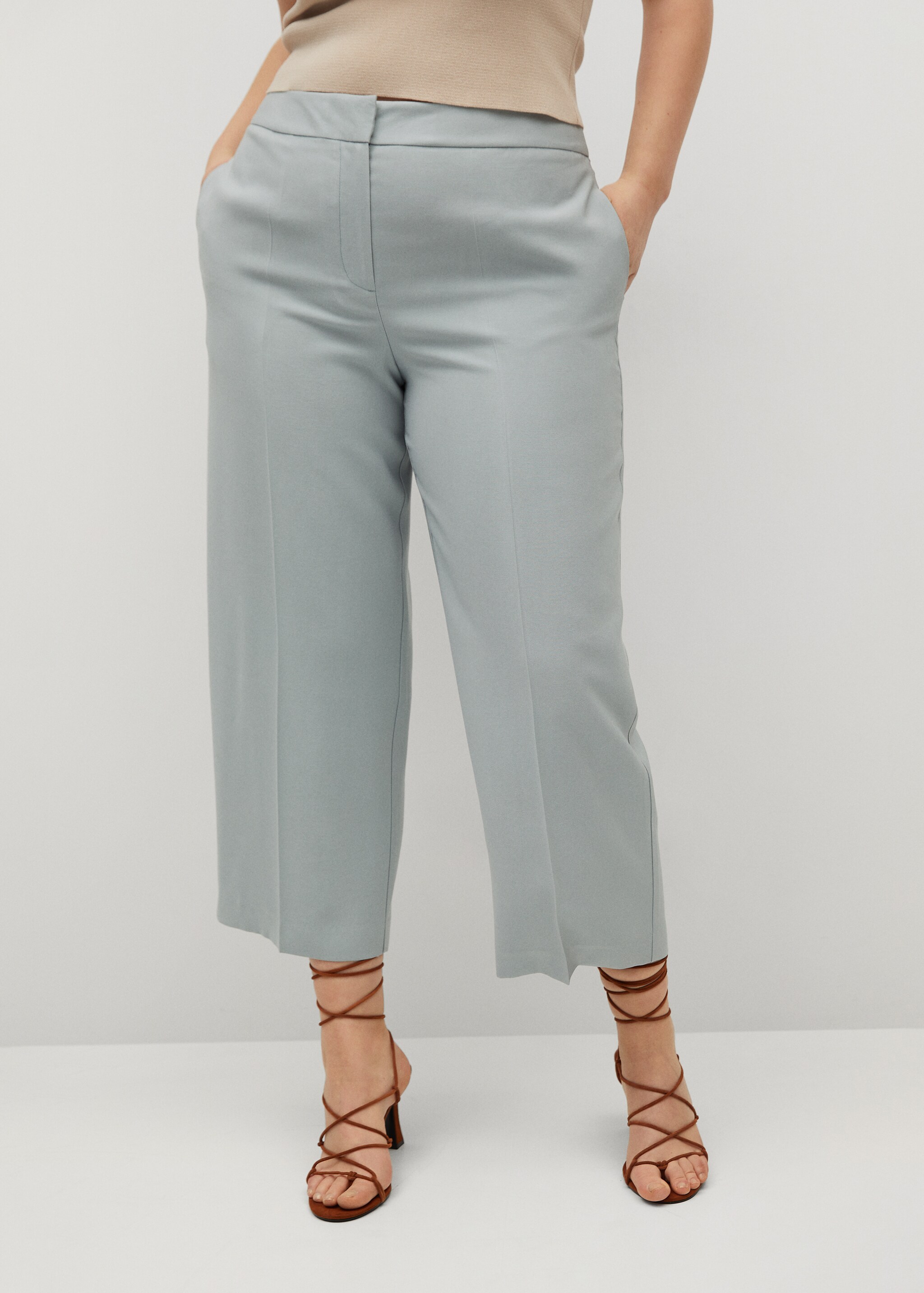 Pantalón culotte traje - Plano medio