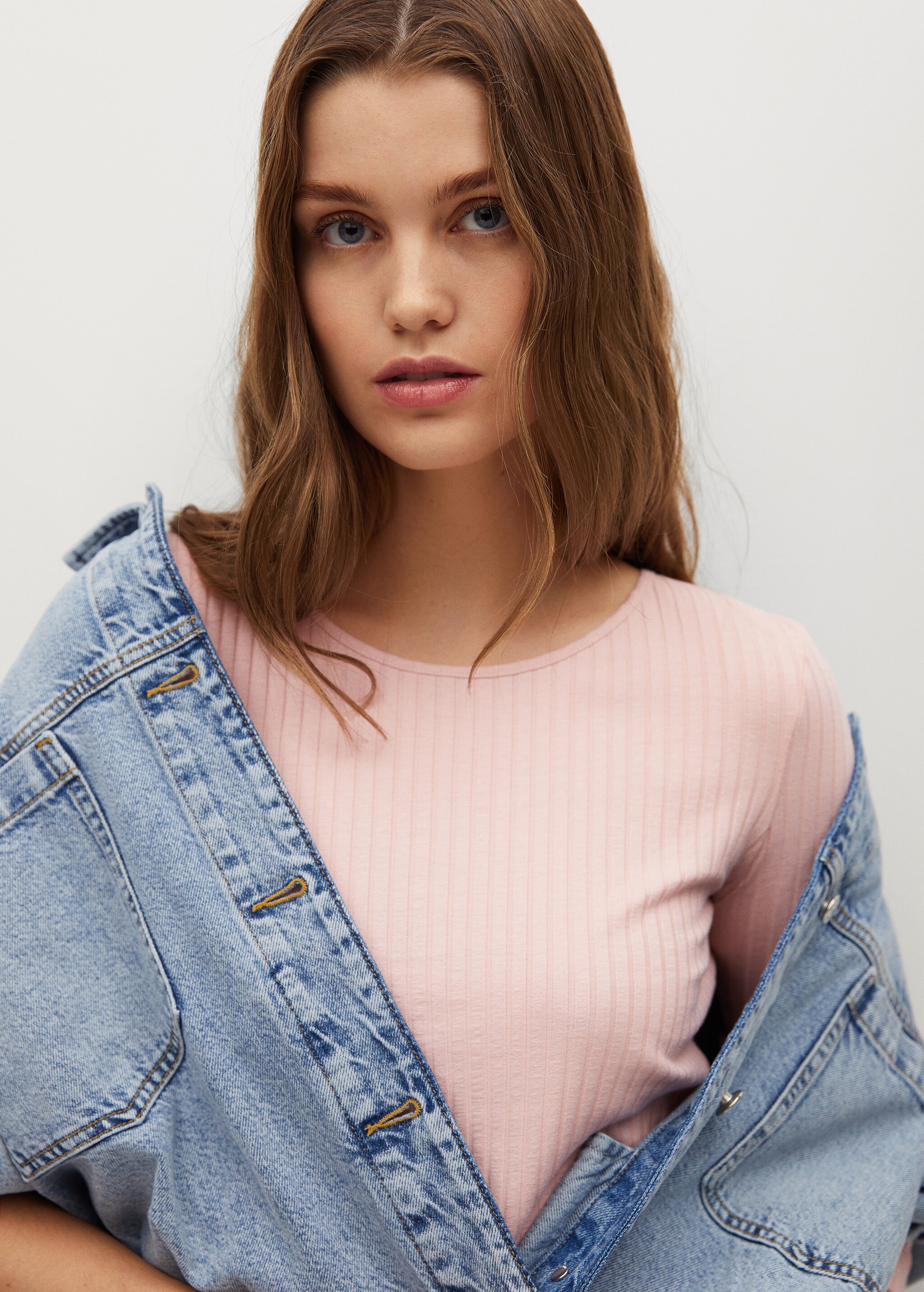 Long sleeved t-shirt with open back  - Details of the article 2