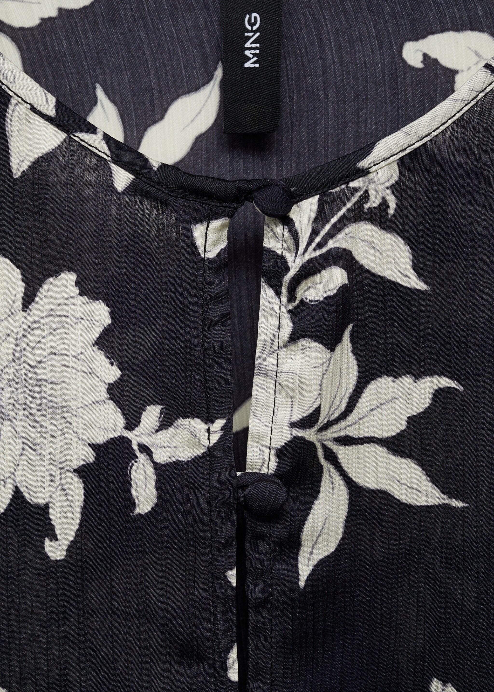 Floral print blouse - Details of the article 0, Black. Ref: 87044070-00.