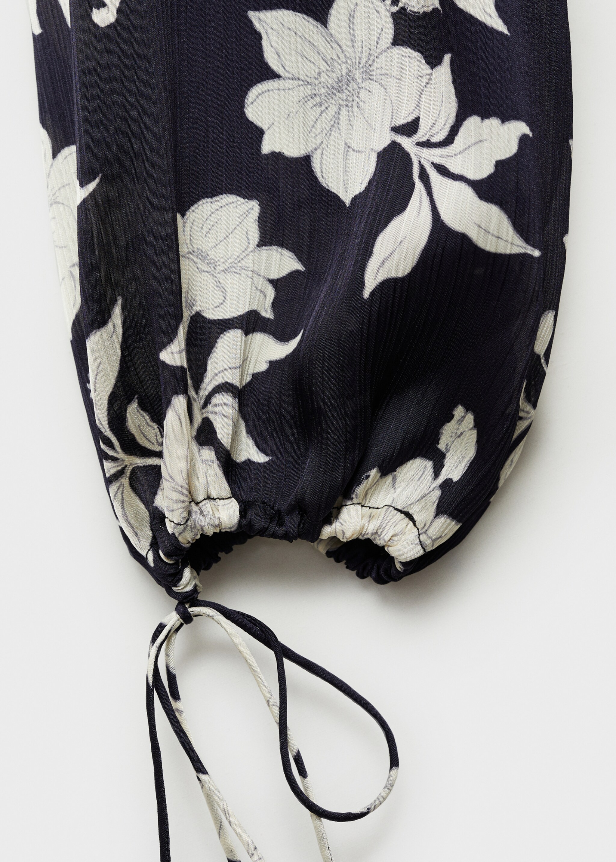 Floral print blouse - Details of the article 8, Black. Ref: 87044070-00.
