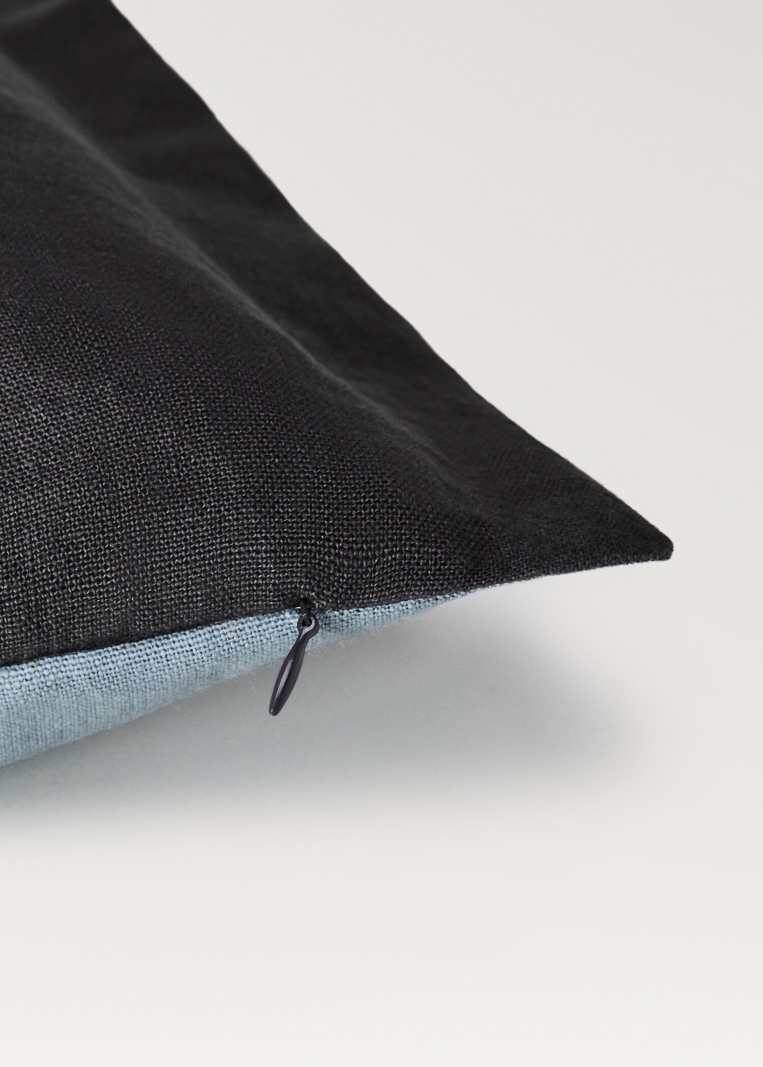 Tvåfärgat kuddfodral i linne 40x60cm - Detaljer om artikeln 3