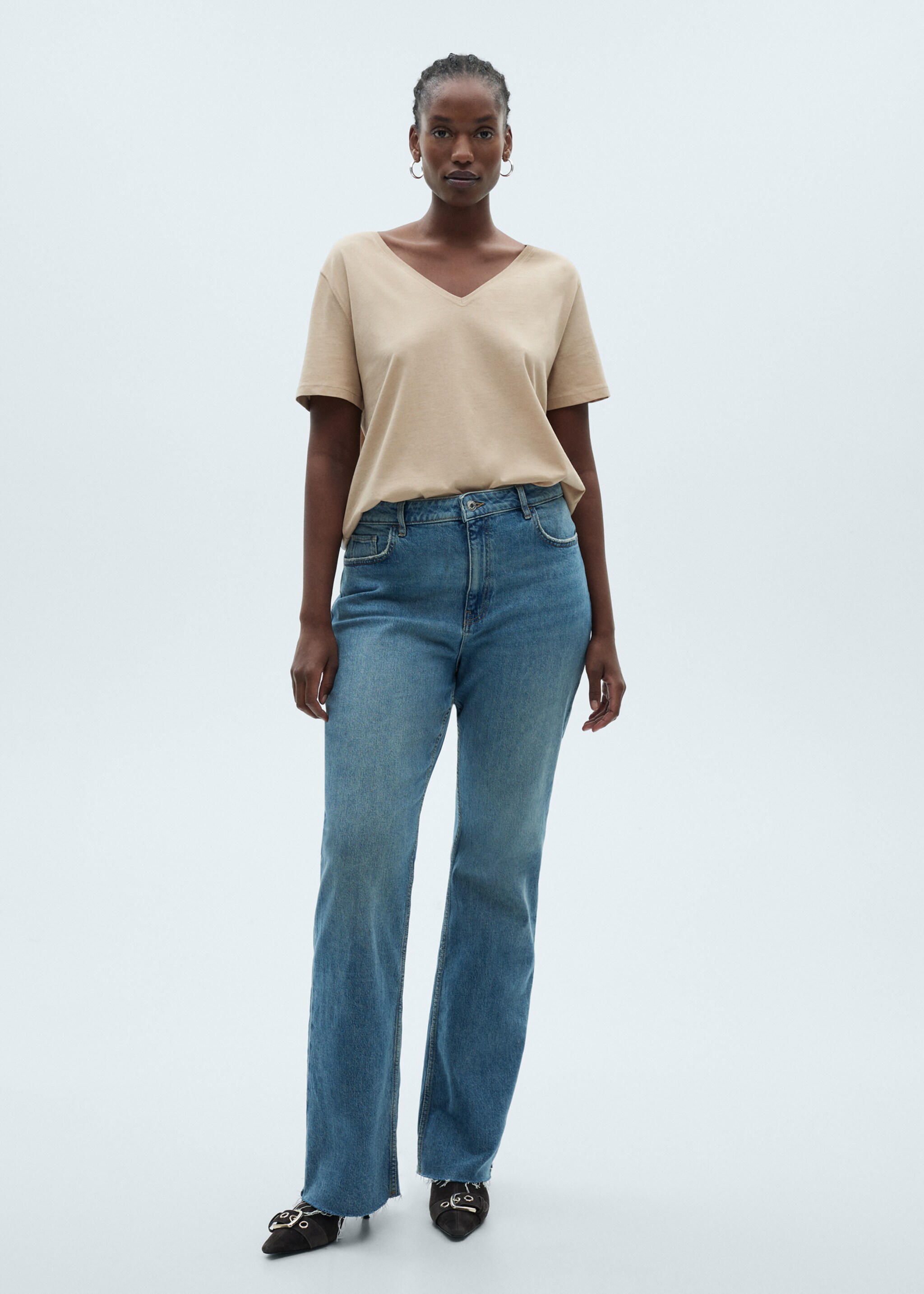 V-neck cotton T-shirt - Details of the article 3, Beige. Ref: 87044075-00.