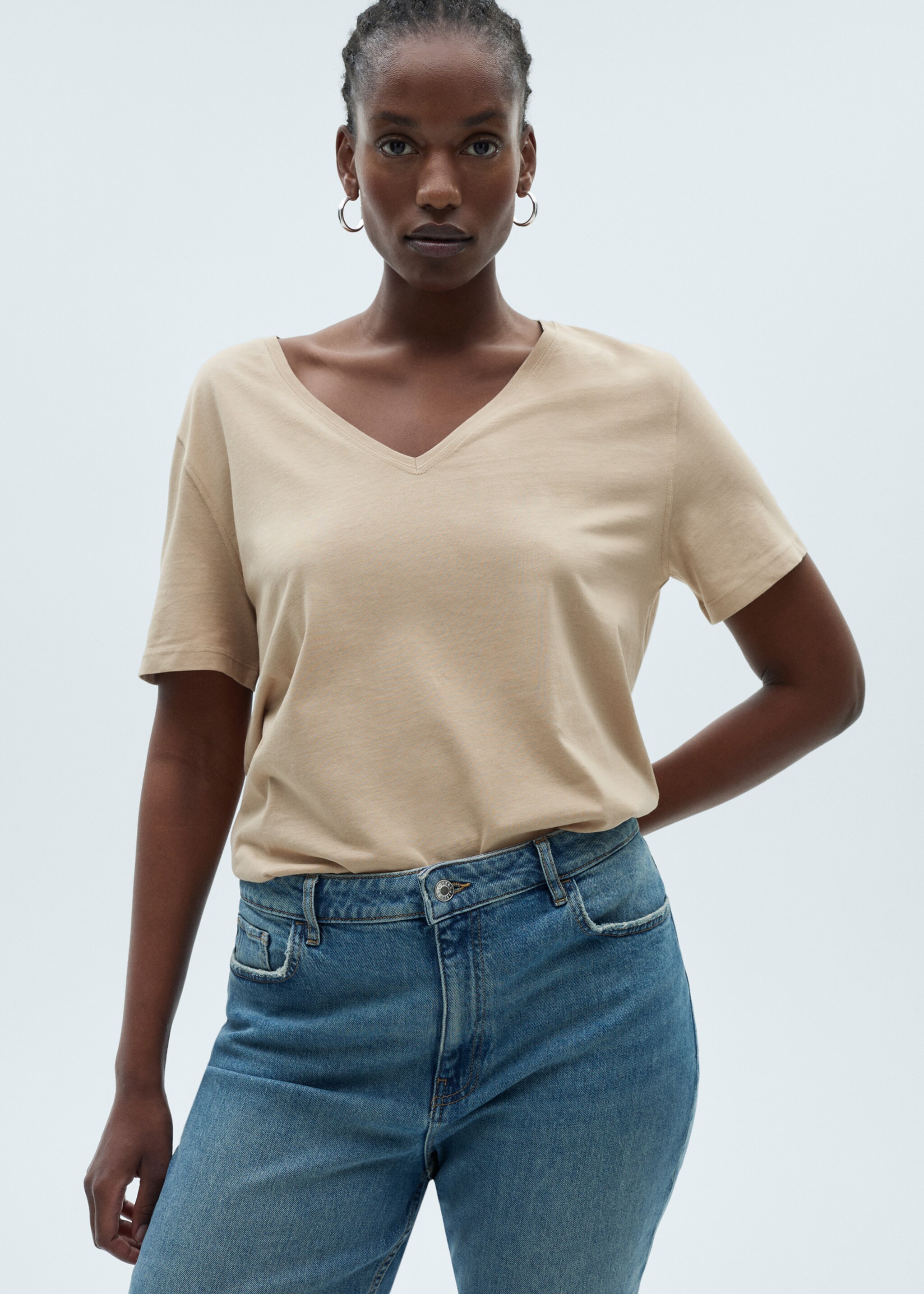 V-neck cotton T-shirt - Details of the article 5, Beige. Ref: 87044075-00.