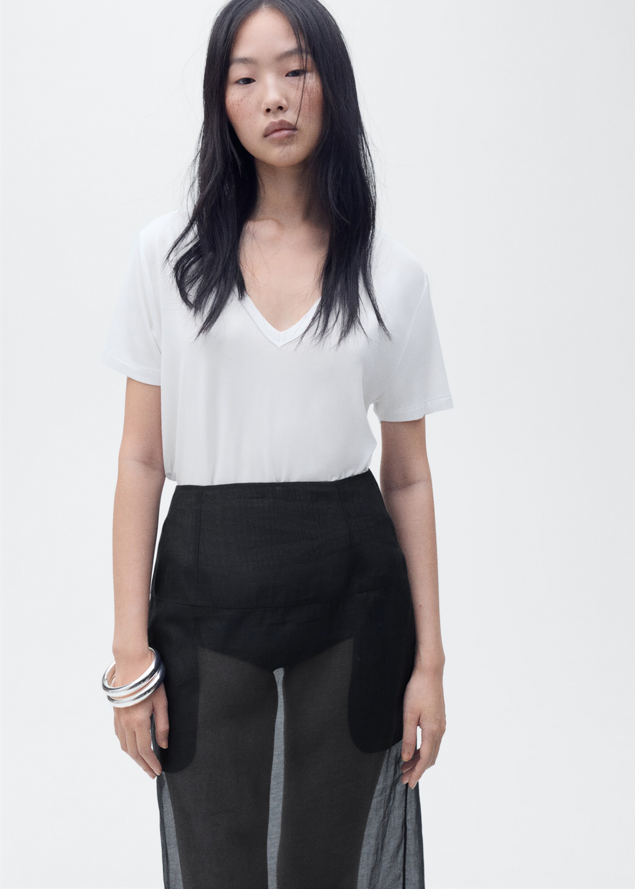 T-Shirt mit V-Ausschnitt - Mittlere Ansicht, Weiß. Ref: 87044080-00.