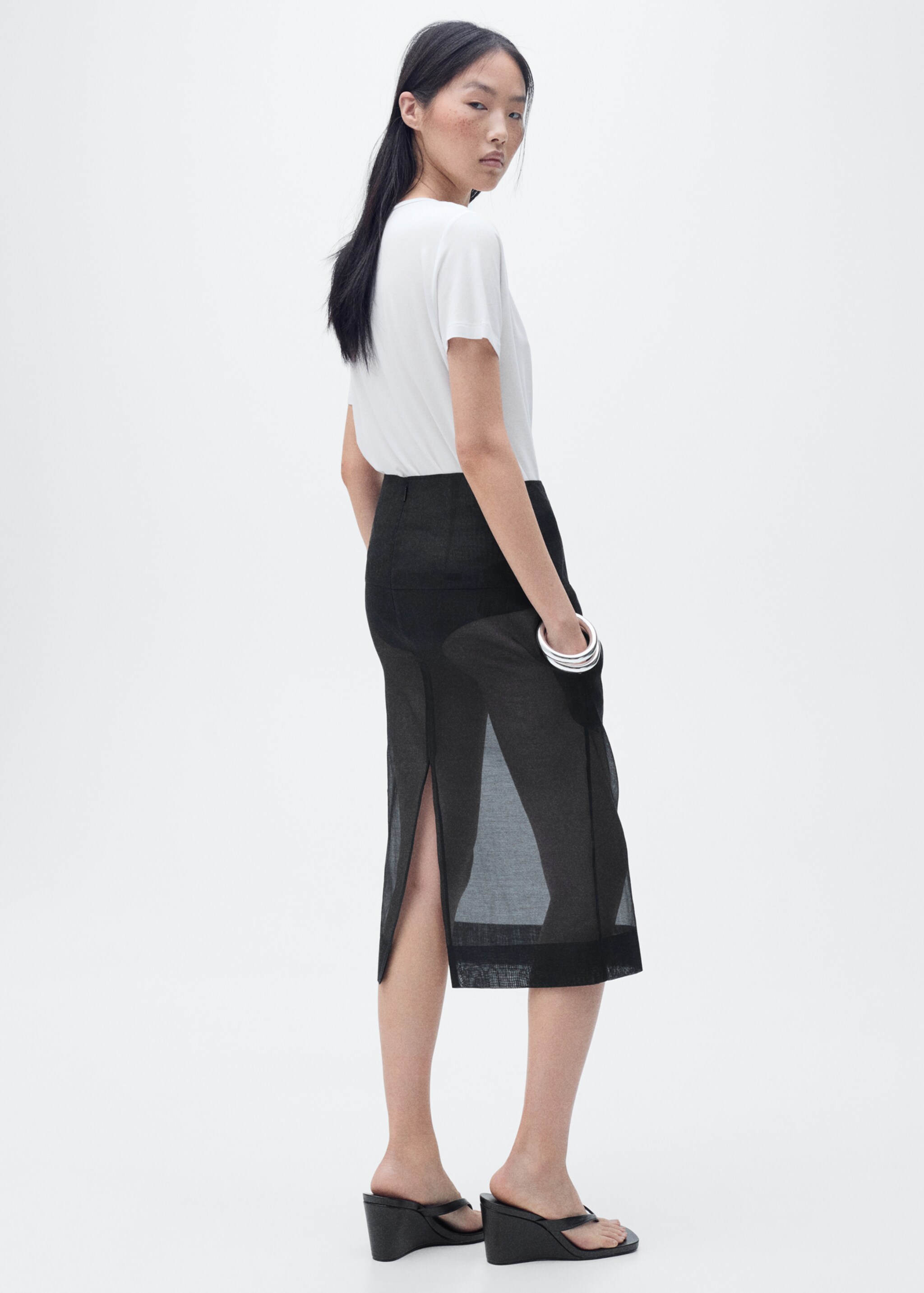 T-Shirt mit V-Ausschnitt - Rückseite des Artikels, Weiß. Ref: 87044080-00.